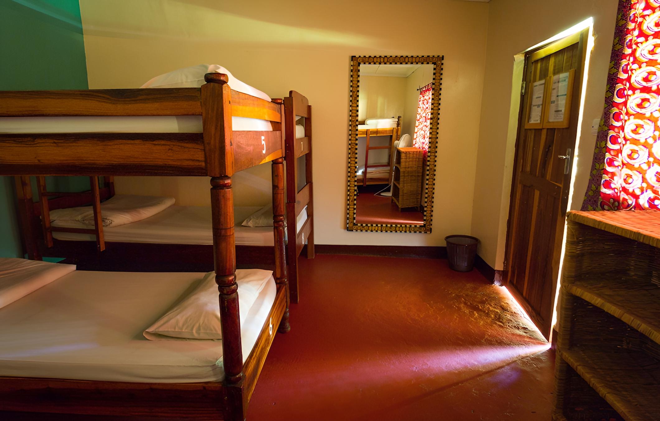 Jollyboys Camp - Hostel