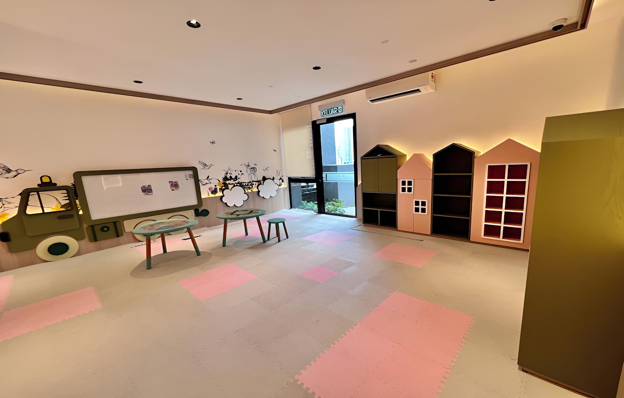 Scarletz Premium Suites by Kay-Stay — 19