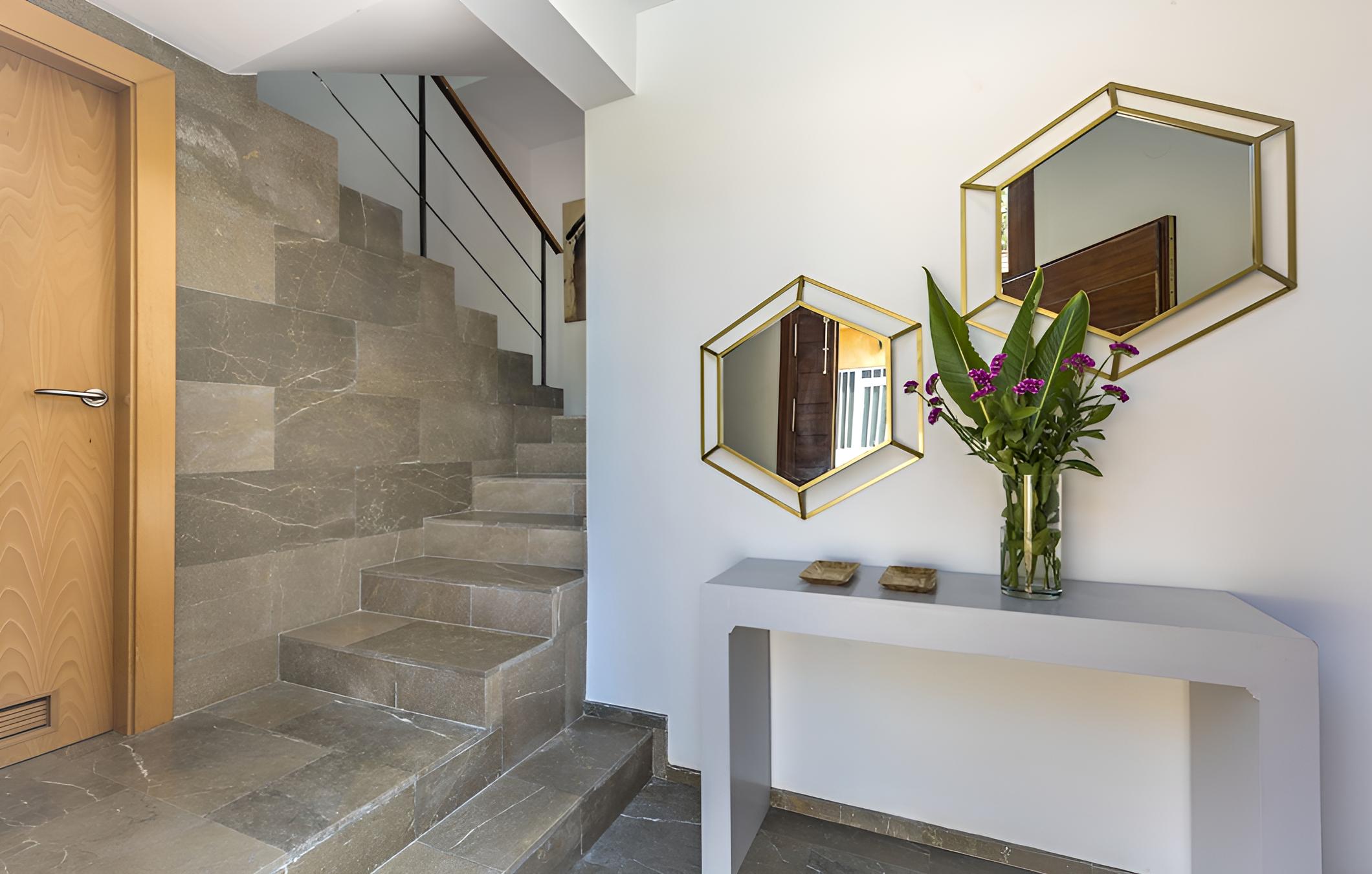 Beautiful 2 Bd House With Terrace & Views to the Beach Pedregalejo