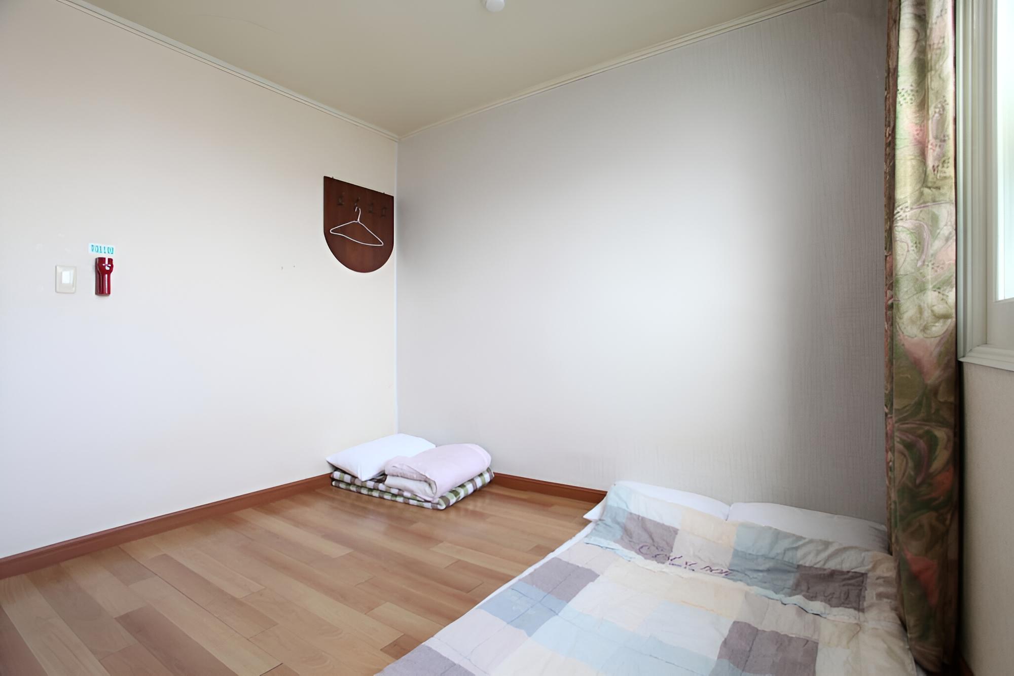 Jeju Samoa Motel — 9