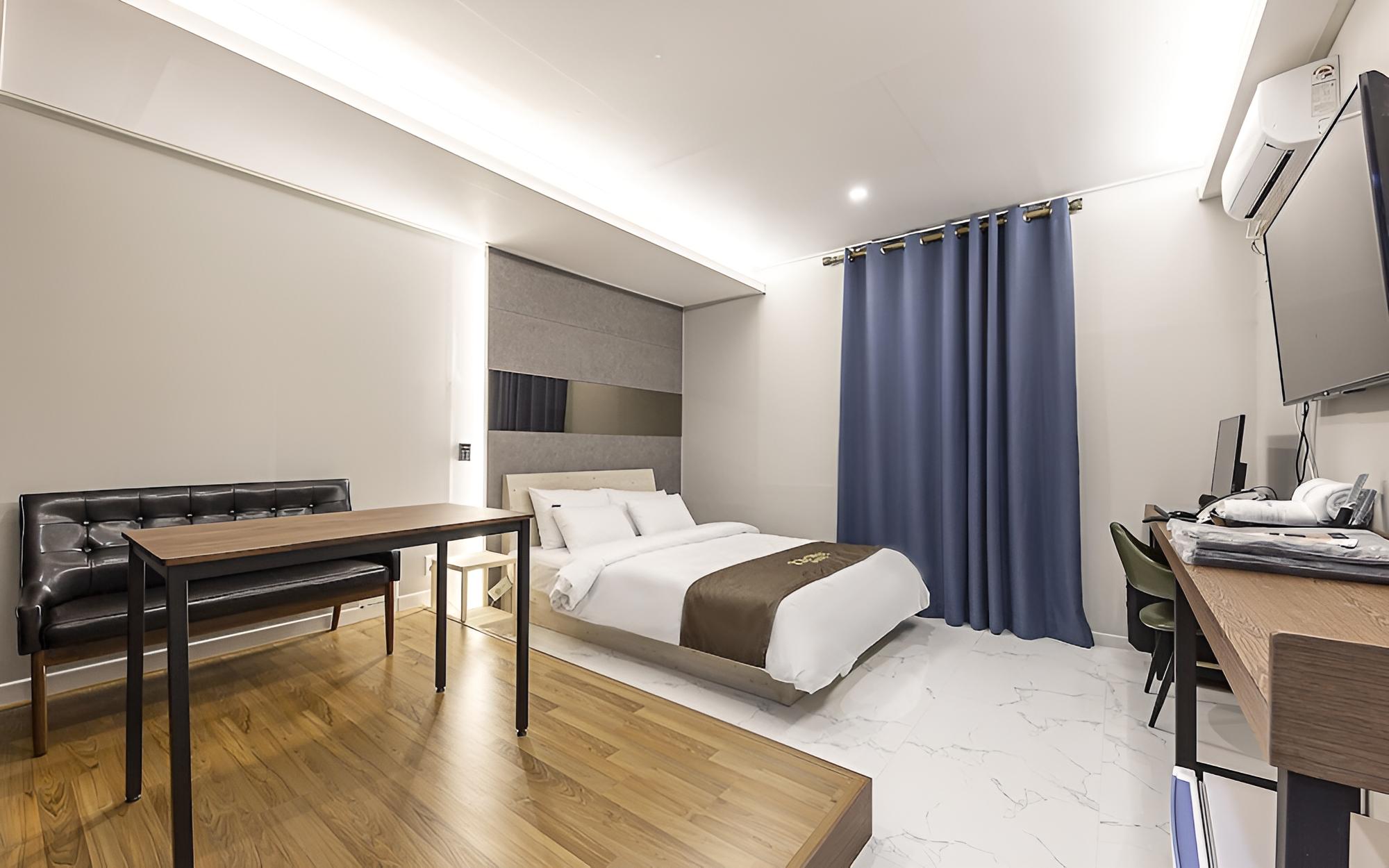 Iksan The Way Hotel