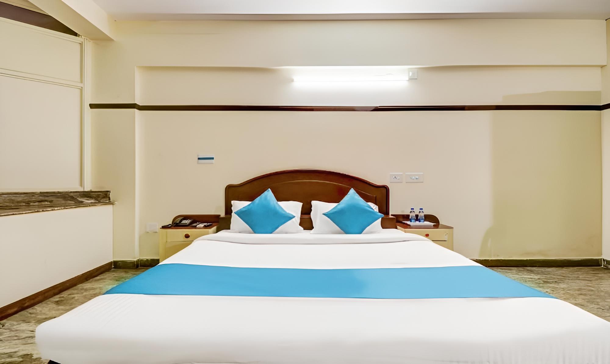 HOTEL RVEES REGENCY