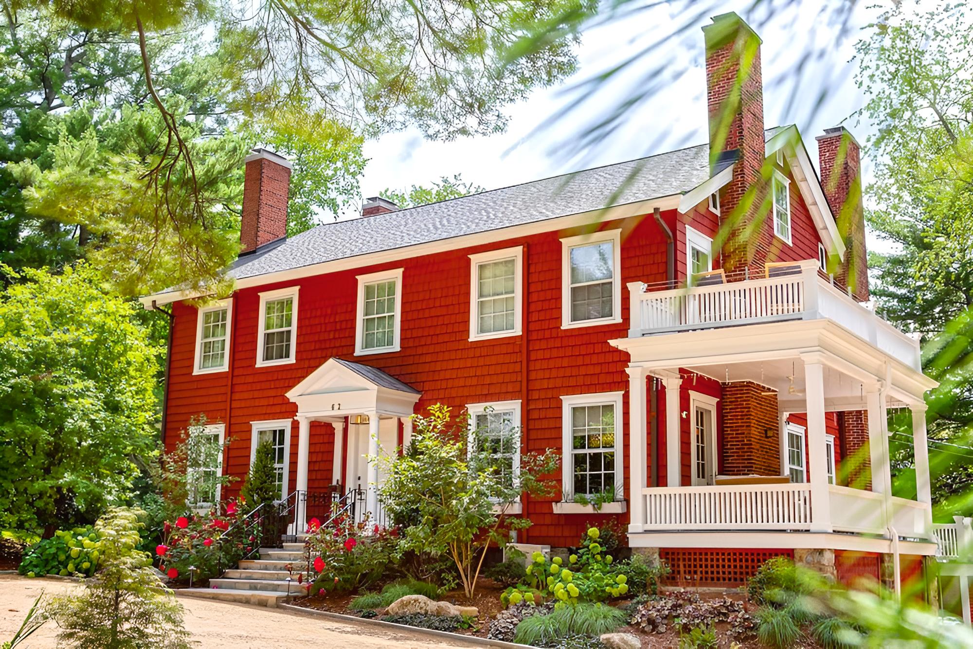 The Applewood Manor