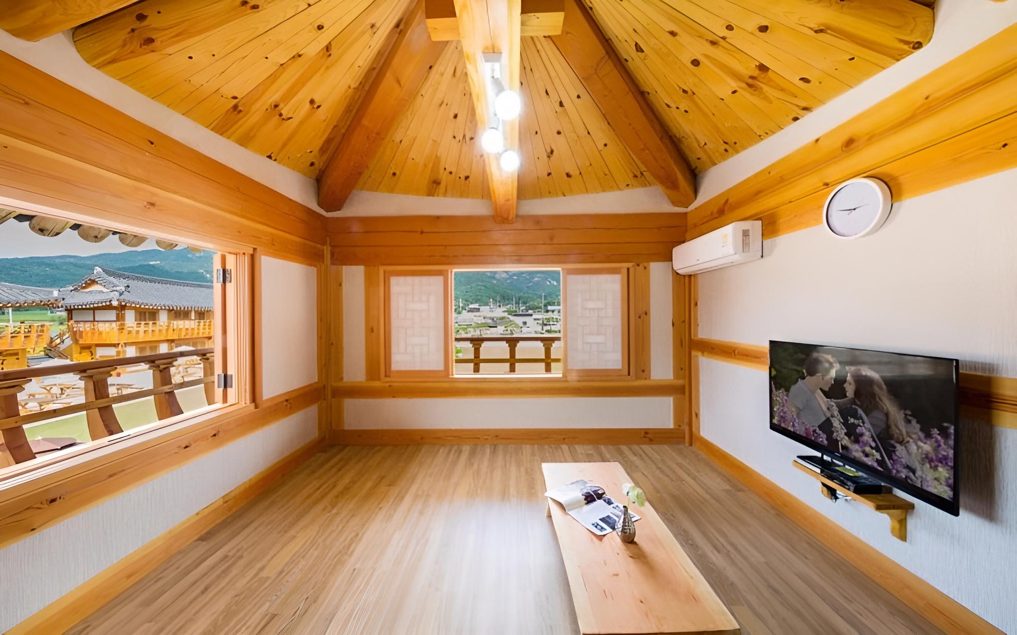 Gyeongju Yongjang Hanok Pension view 3