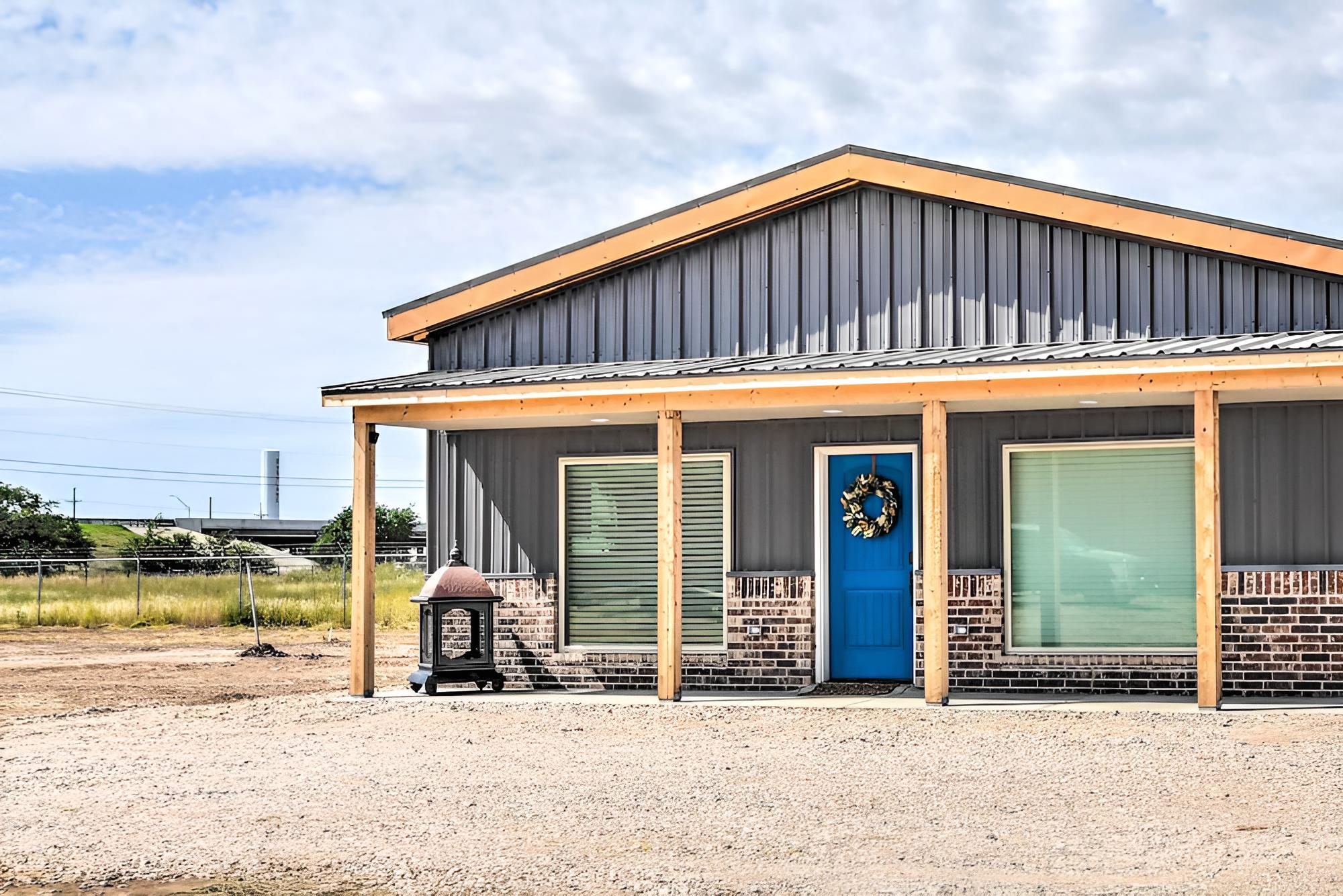 Amarillo Home: 16 Mi to Amarillo Zoo!