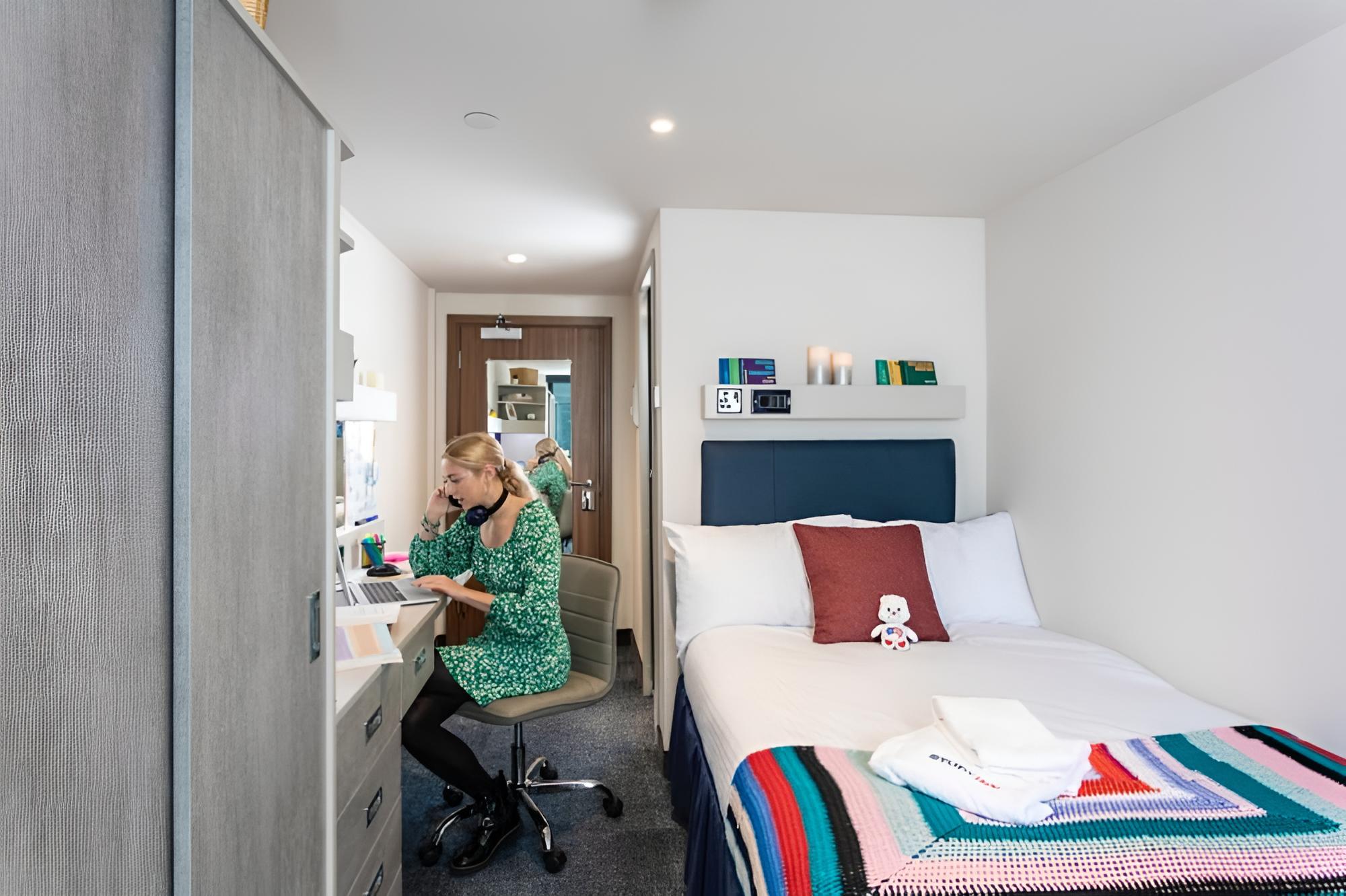 Vibrant Rooms for Students in LEICESTER