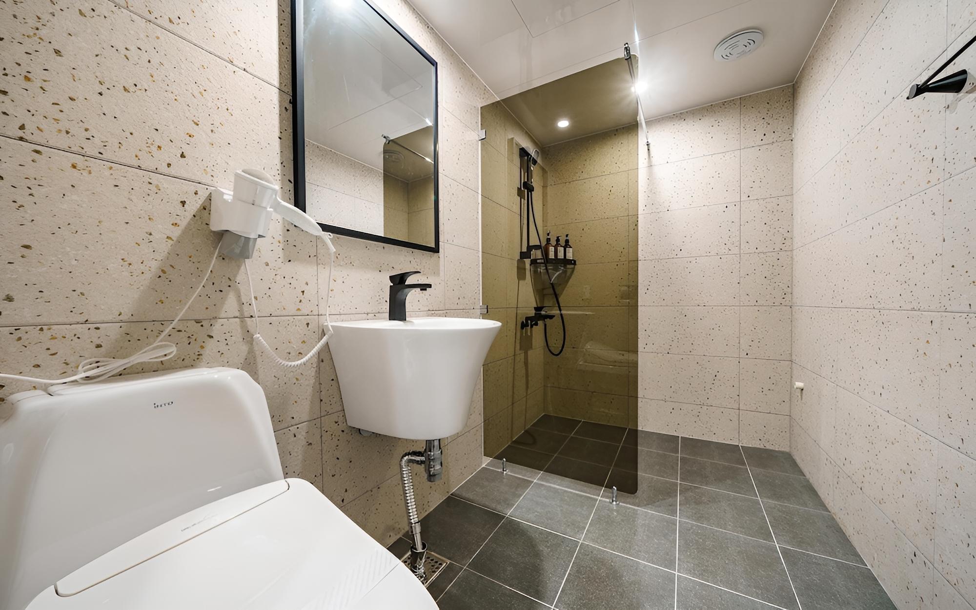 Suwon Movie Motel