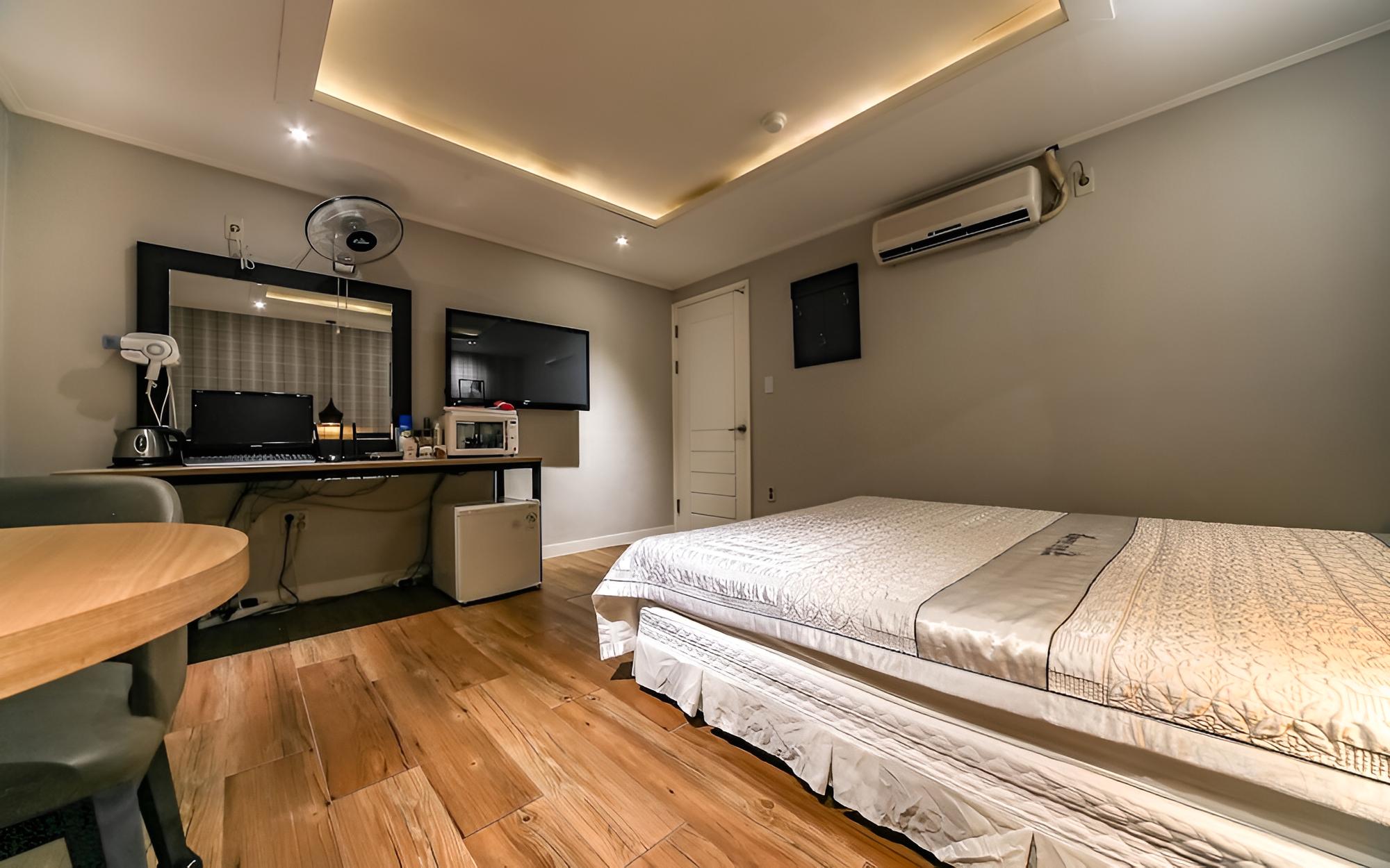 Pohang Daedodong White