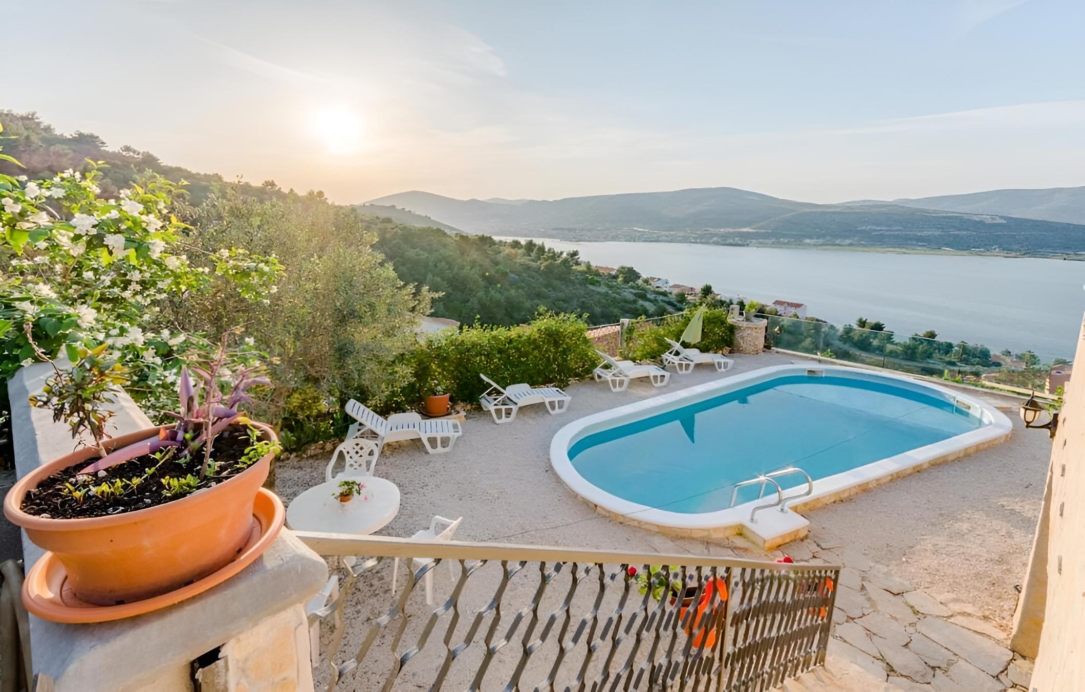 Ljubo - Pool and View - A1 view 3