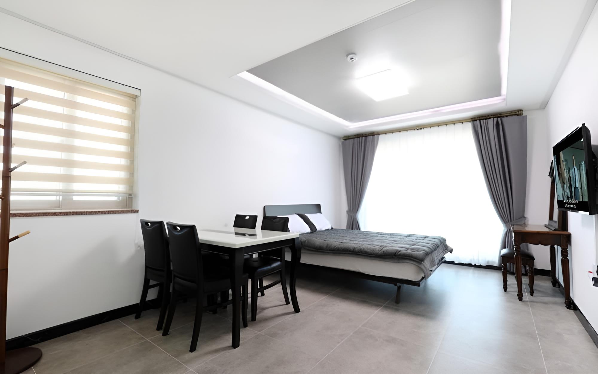 Samcheok Santiago Pension