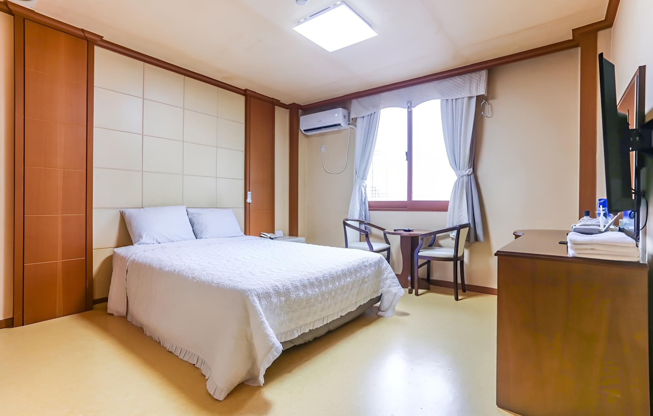 Donghae Hotel Mi
