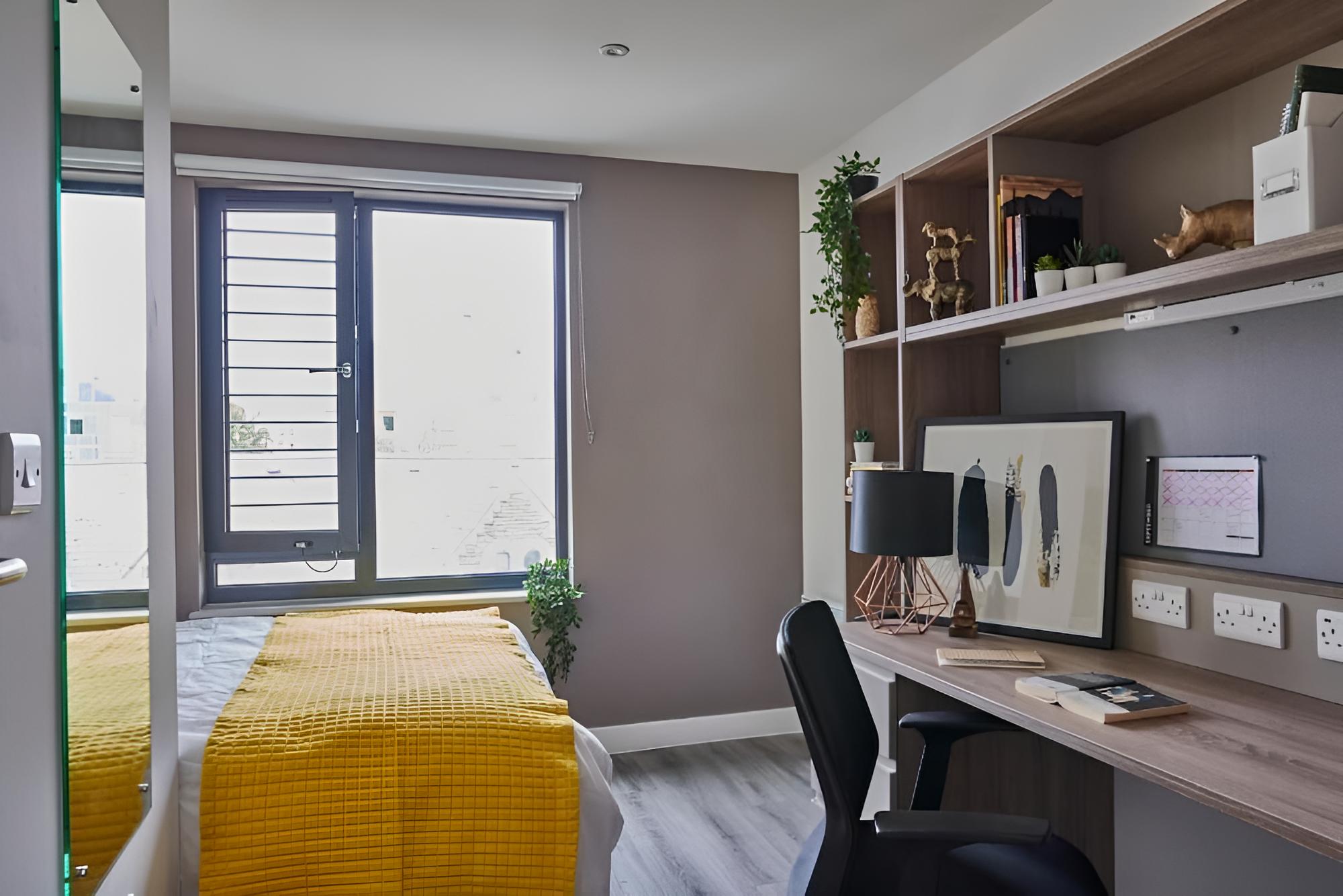 Bright Ensuite Rooms in CARDIFF