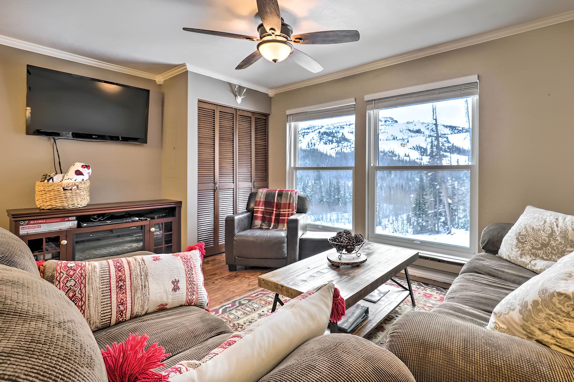 Copper Chase Condo < 1 Mile to Brian Head Skiing!