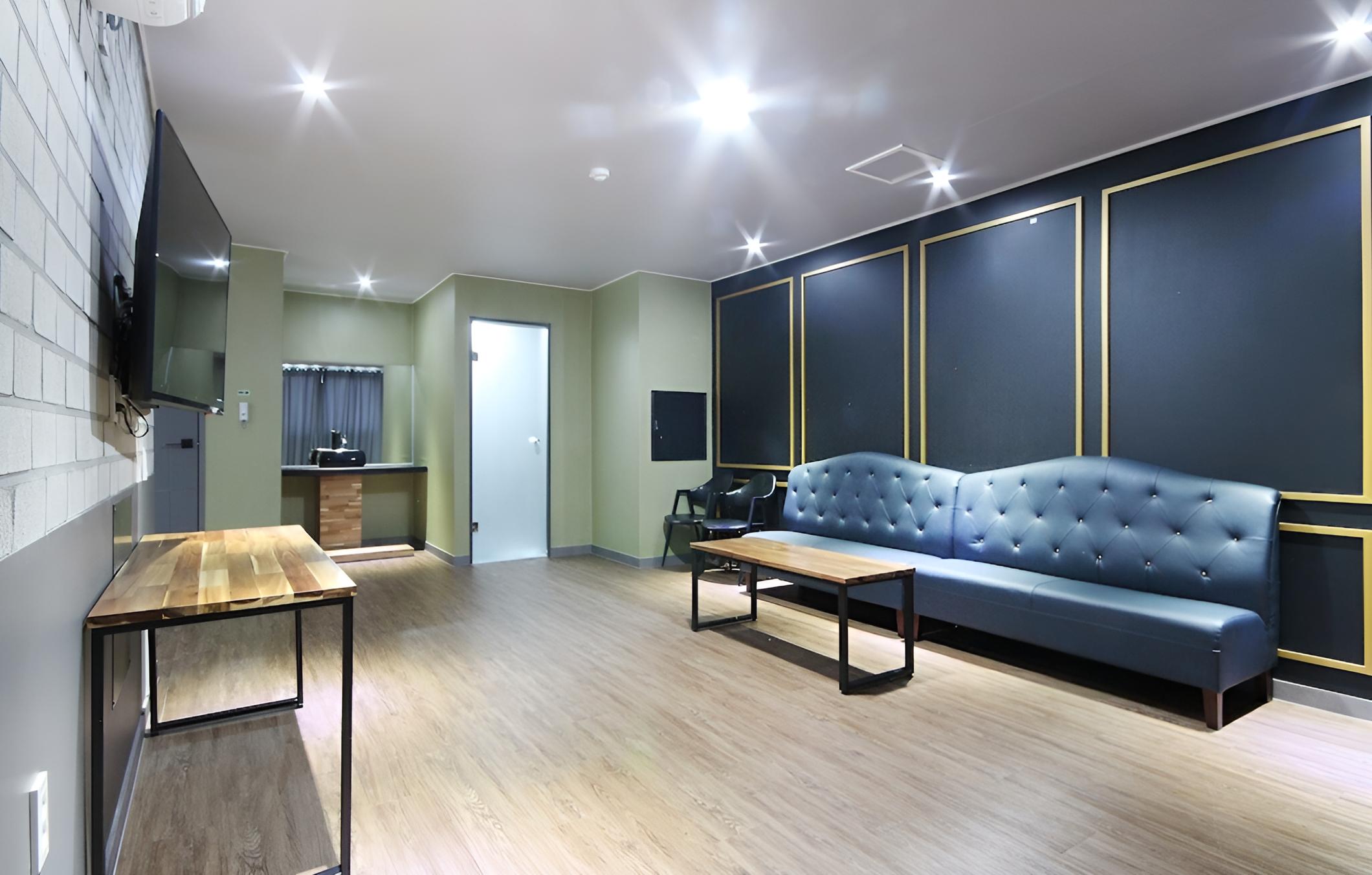 Changyeong Namji Heitz Hotel