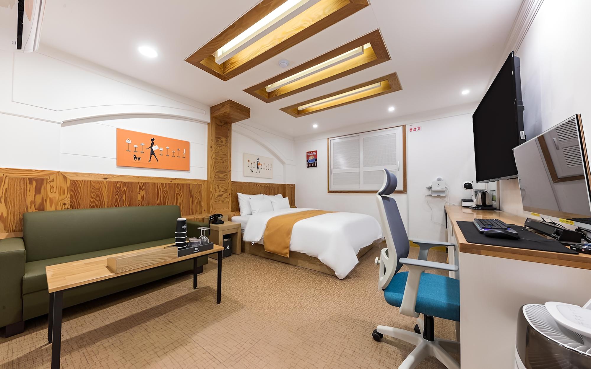Cheonan Cafe Hotel view 5