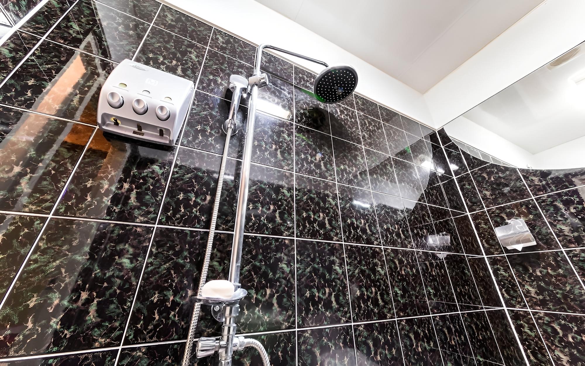 Guri M