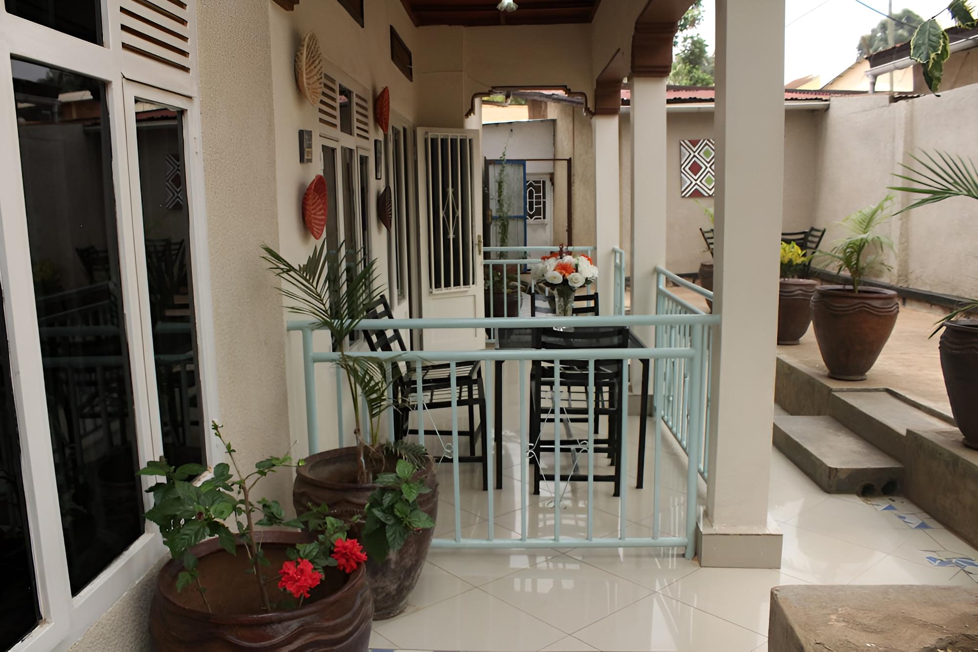 Happy Home and Dine