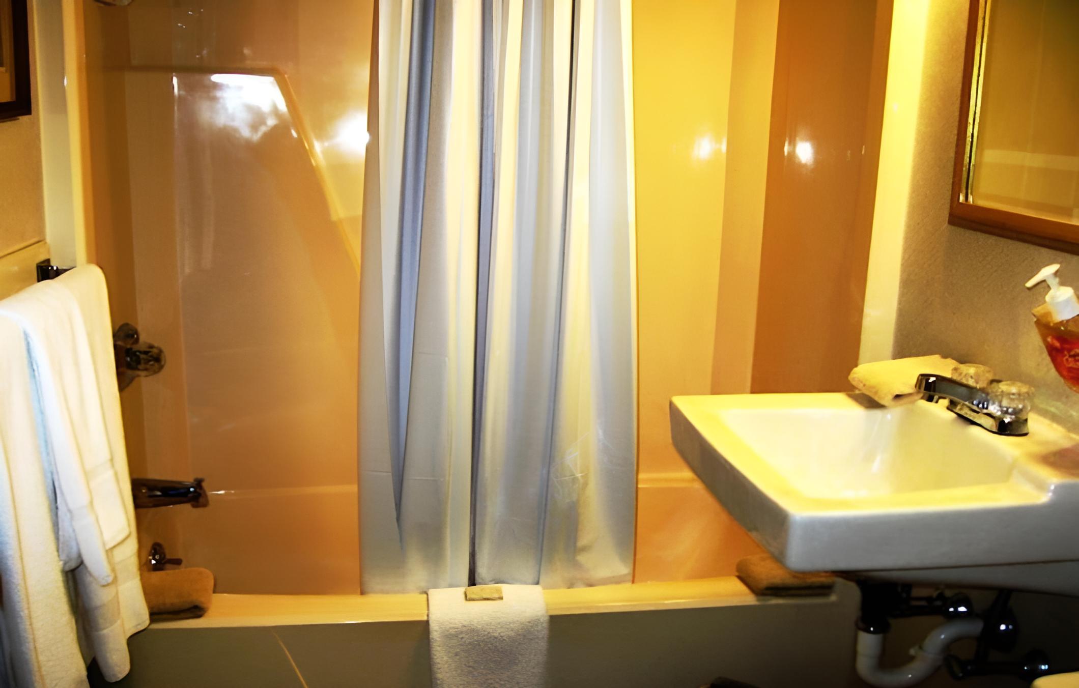 Sea Whale Motel - Property Image 7