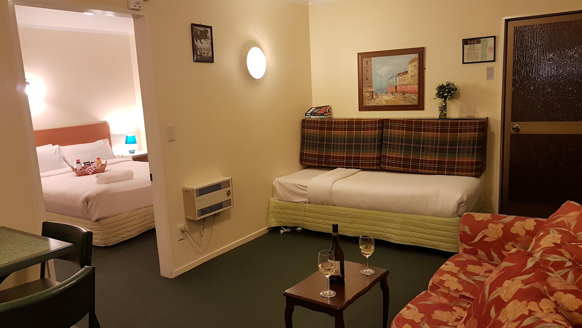 Rainbow Point Motel