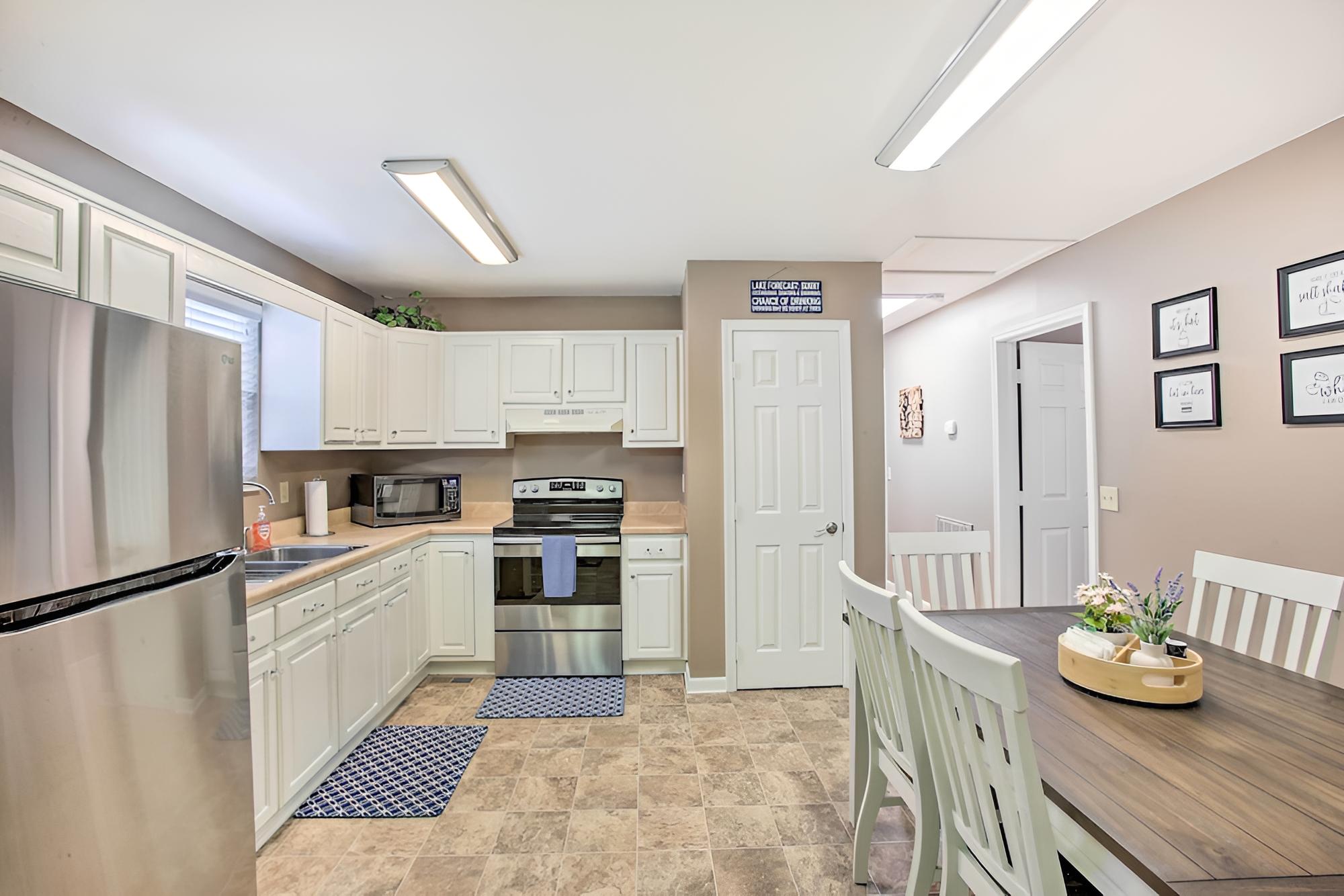 Welcoming Byrdstown Home: Walk to Main St!