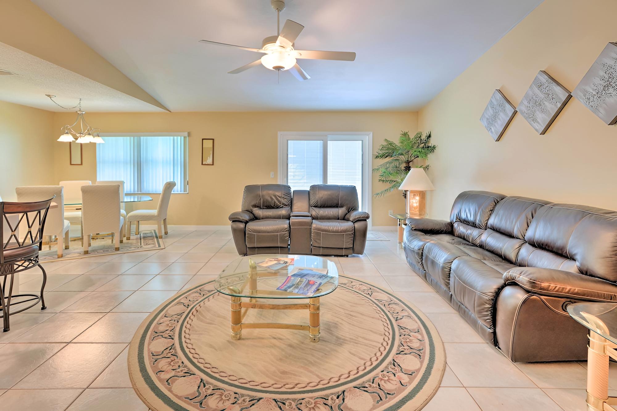 Edgewater Abode ~ 7 Mi to New Smyrna Beach!