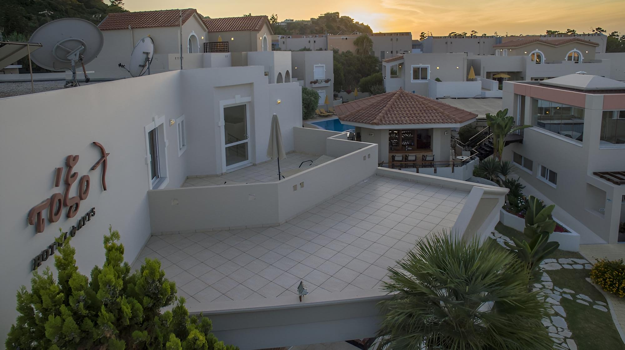 Toxo Hotel & Apartments