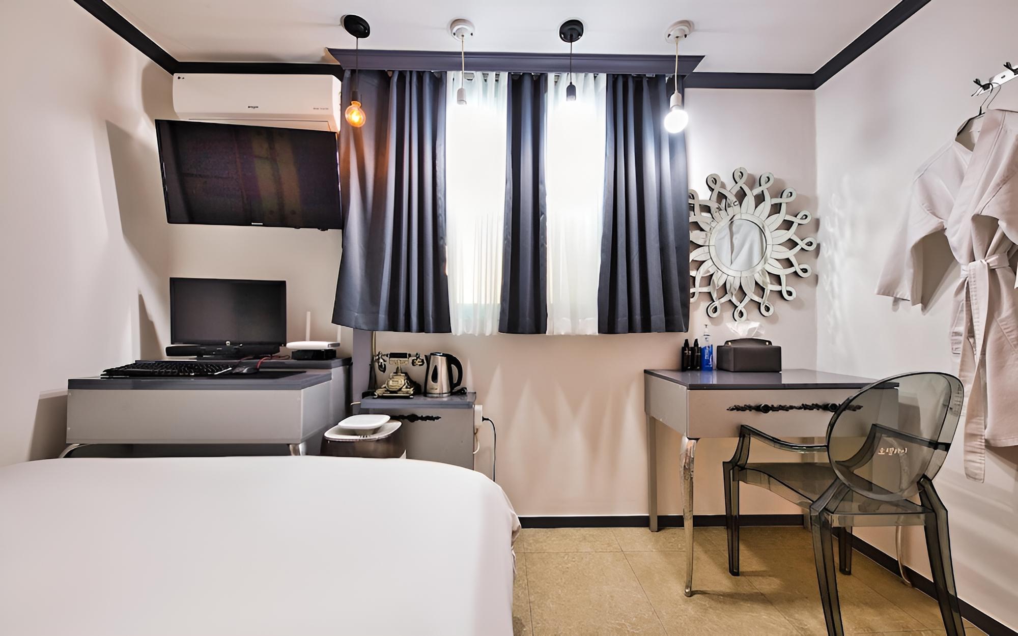 Gongju Khai Hotel