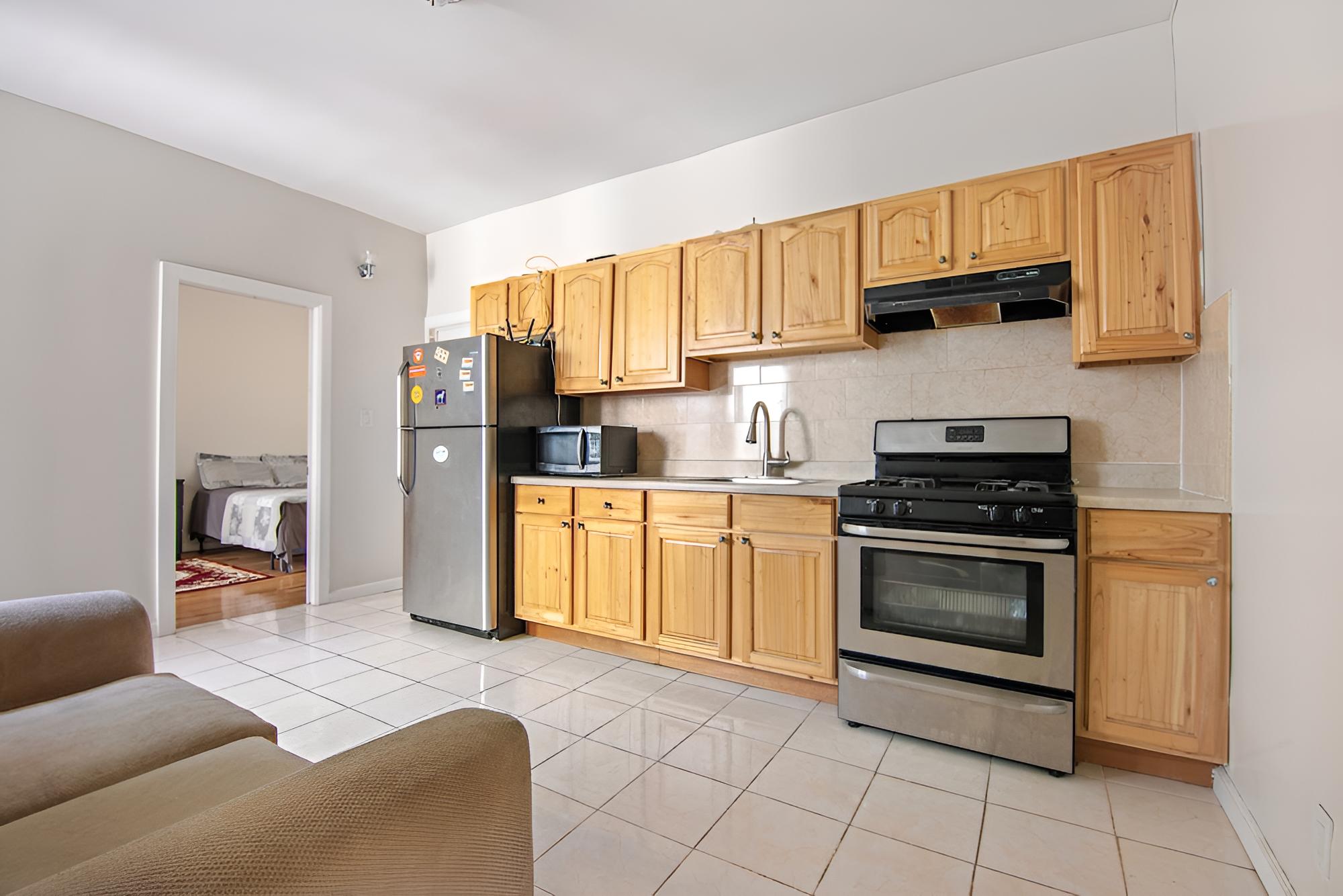 Furnished Guest Rooms at Montgomery St