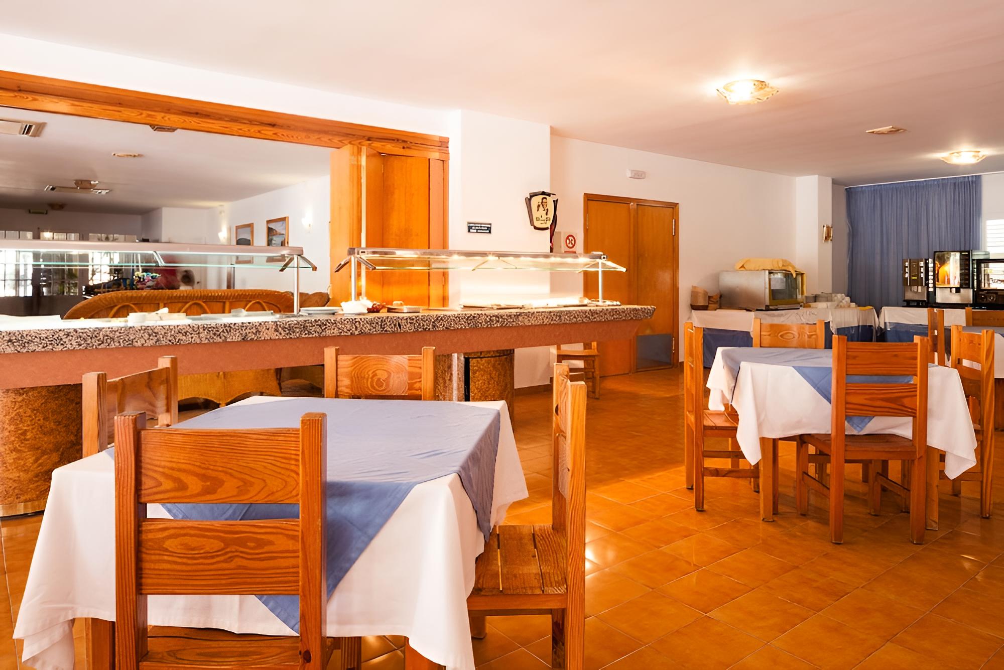 Aparthotel Puerto Cala Vadella