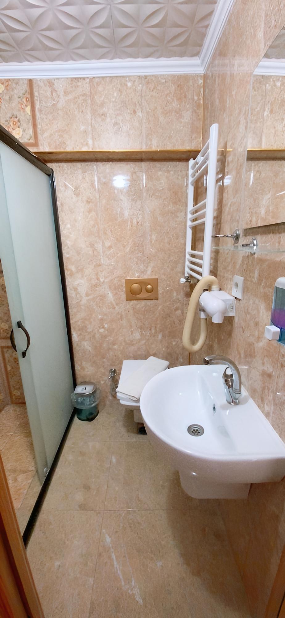 Redamancy Hotel