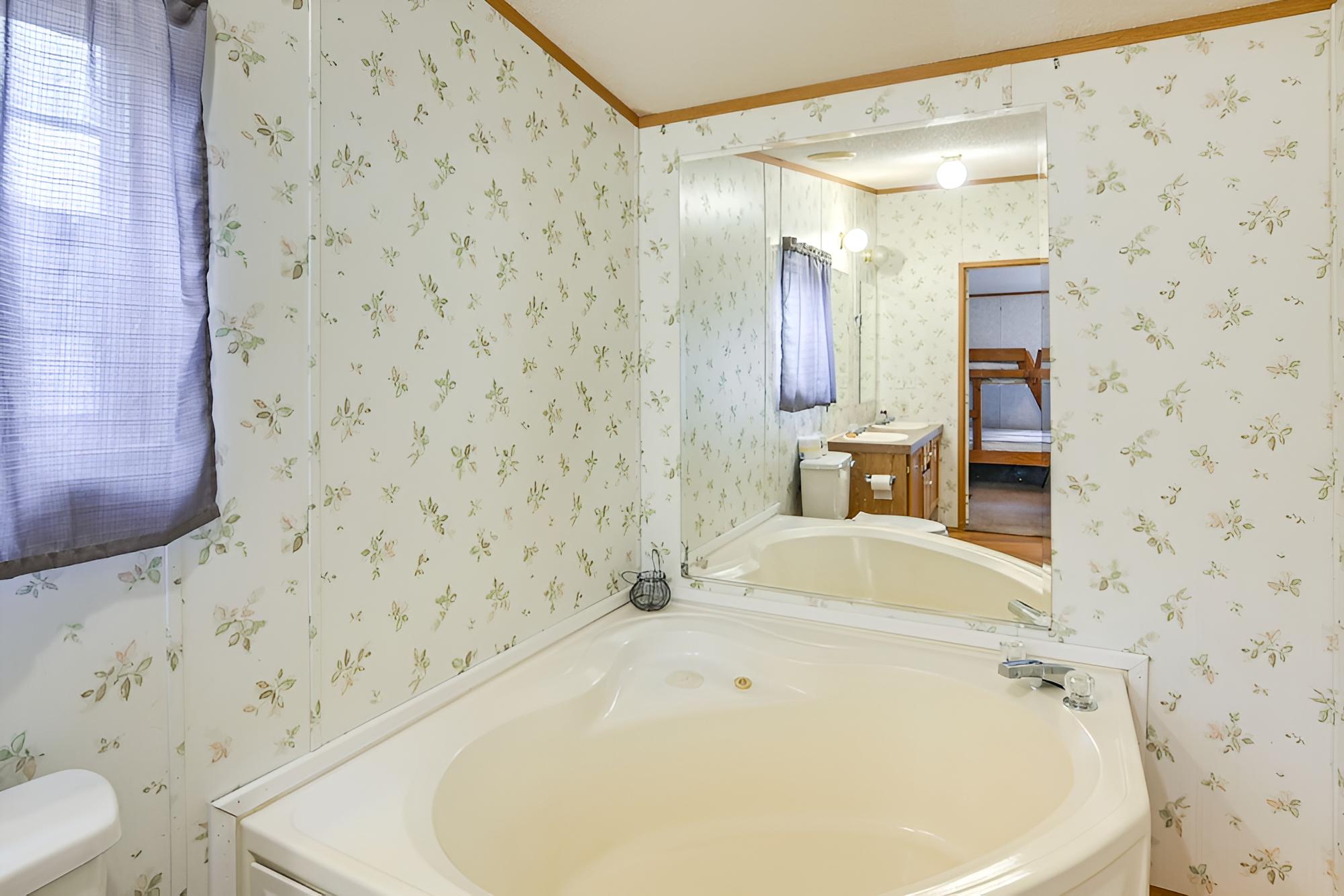 West Virginia Home Near Hatfield and Mccoy Trails!