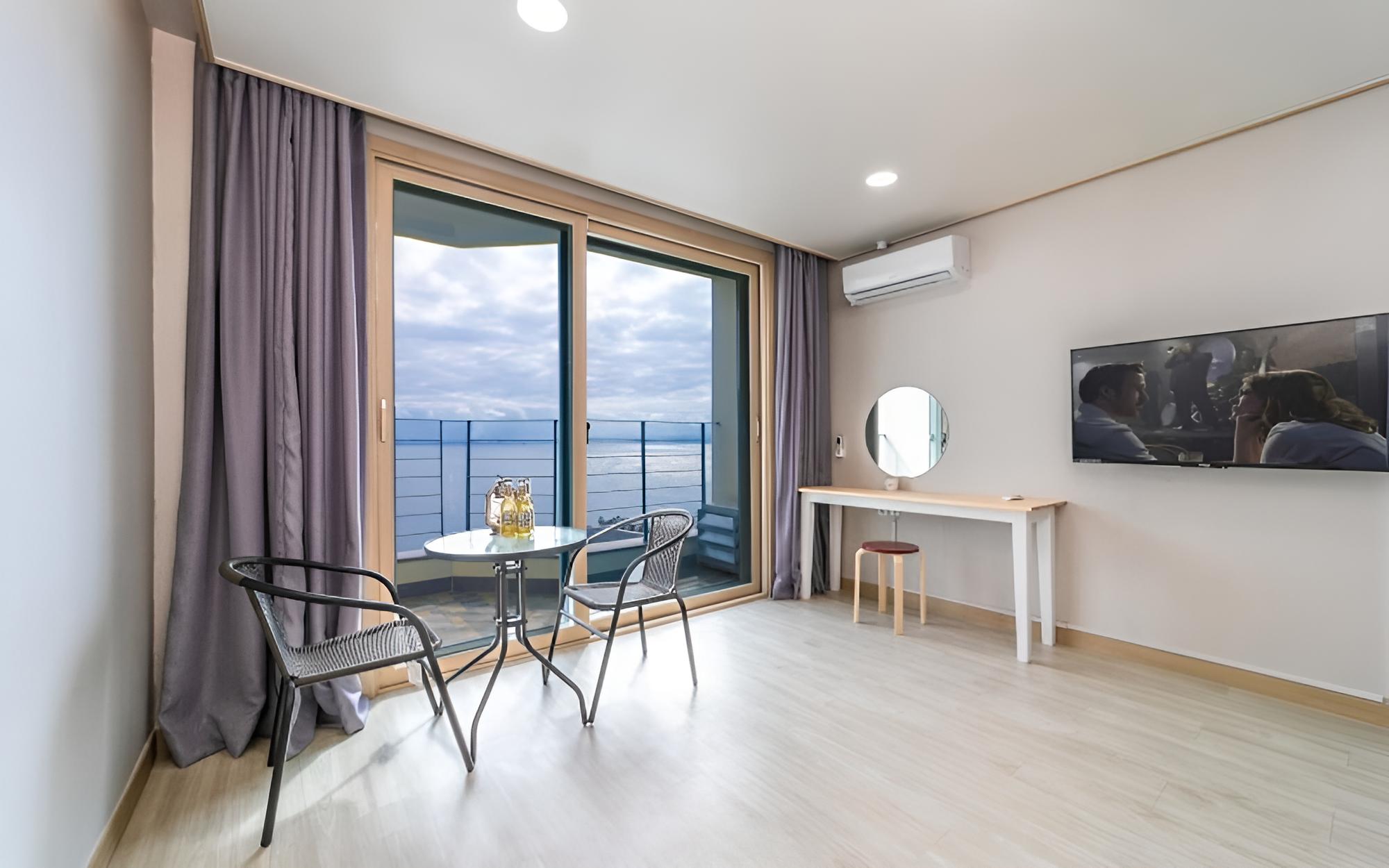 Pohang Bagliore Pension