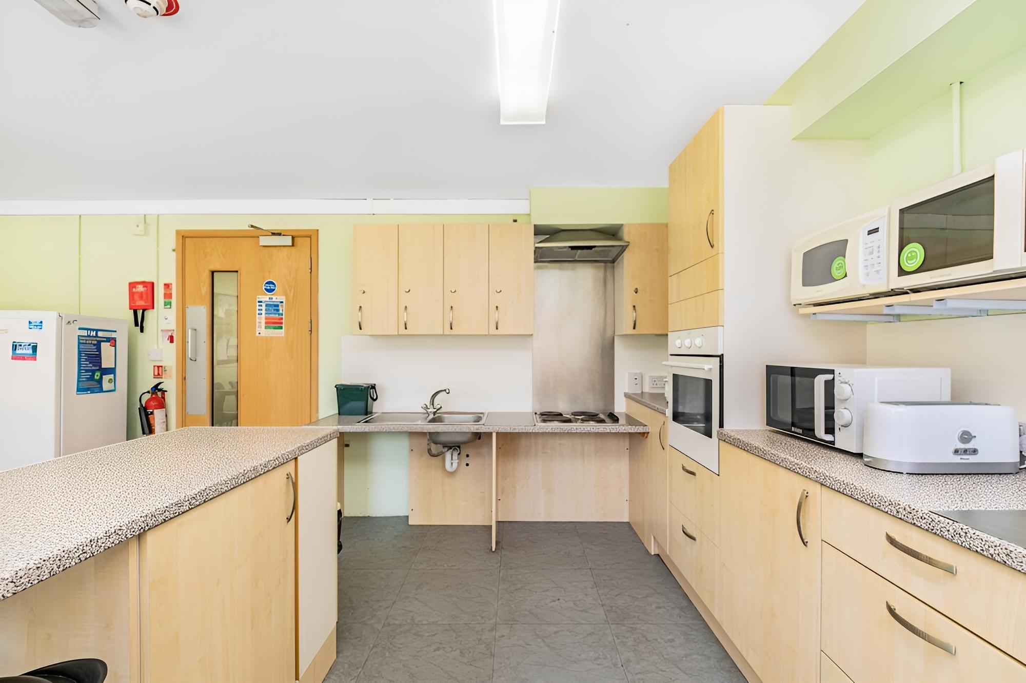 Bright Ensuite Rooms HATFIELD - SK