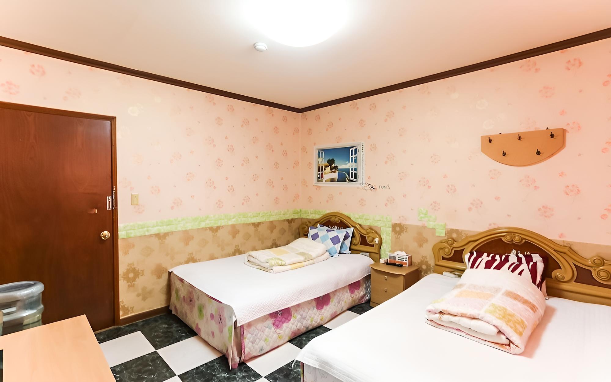 Gangneung Gyeongpodae Donghae Motel