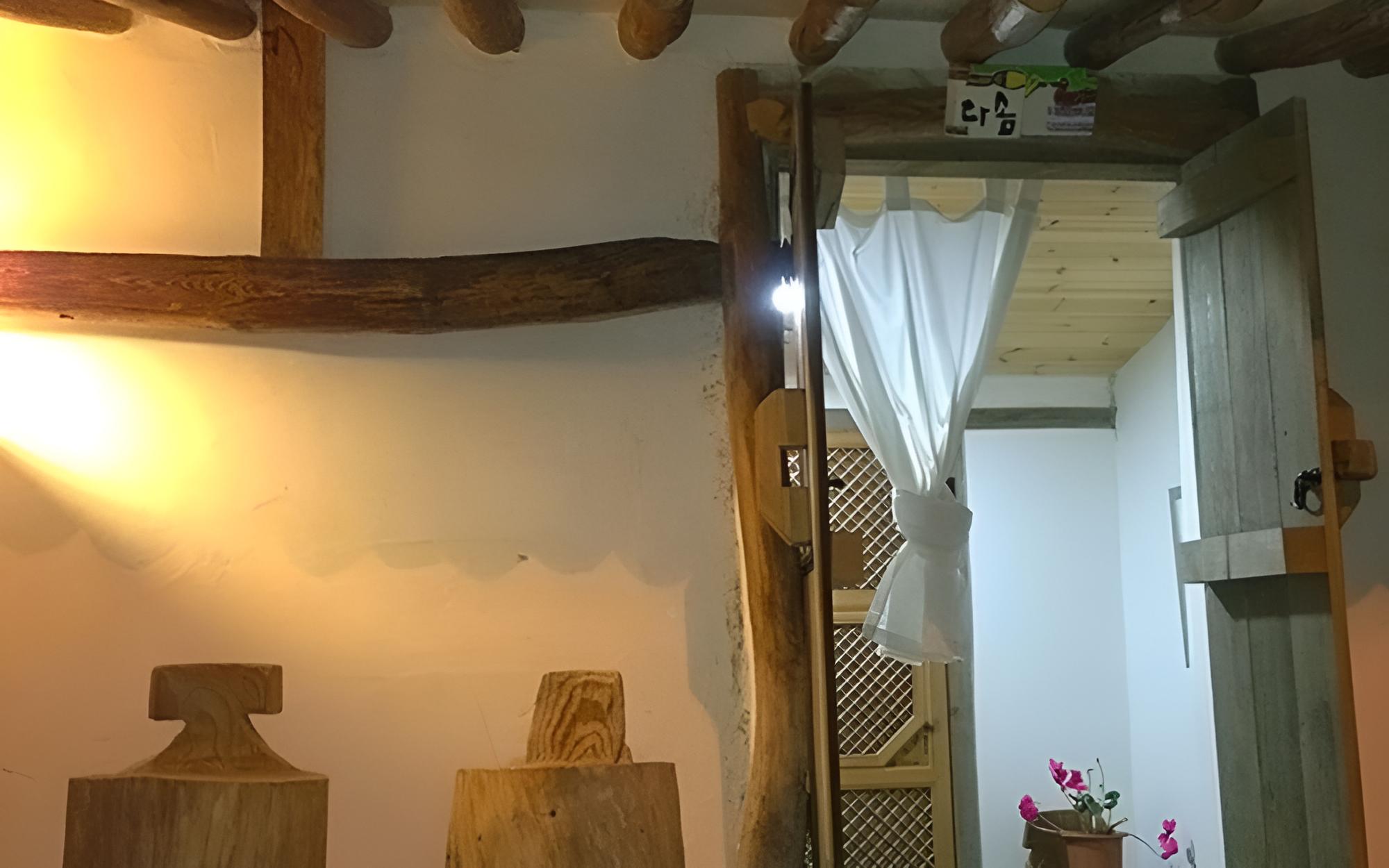 Photo 33