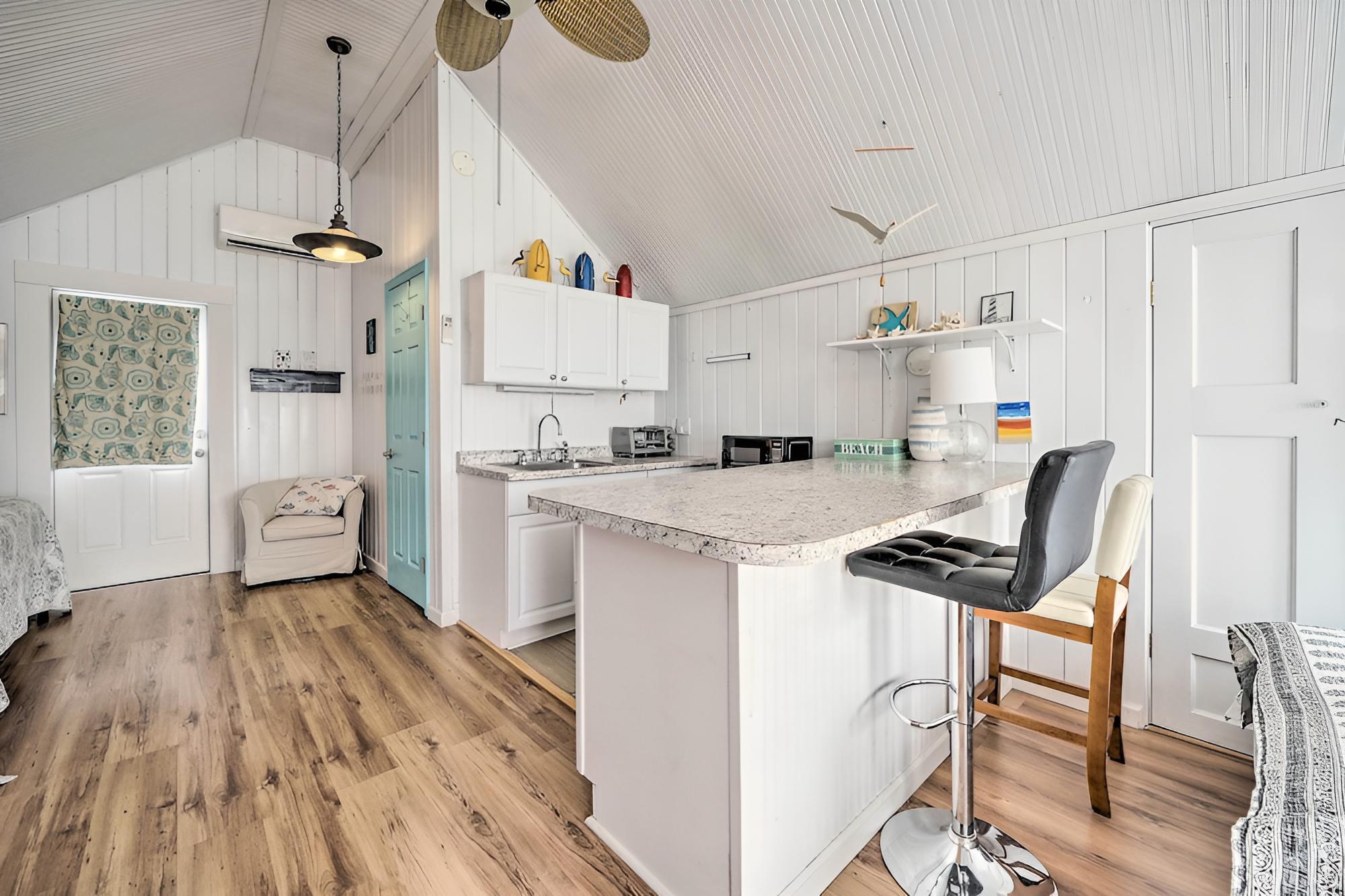 Serene Surf City Hideaway - Walk to Beaches!