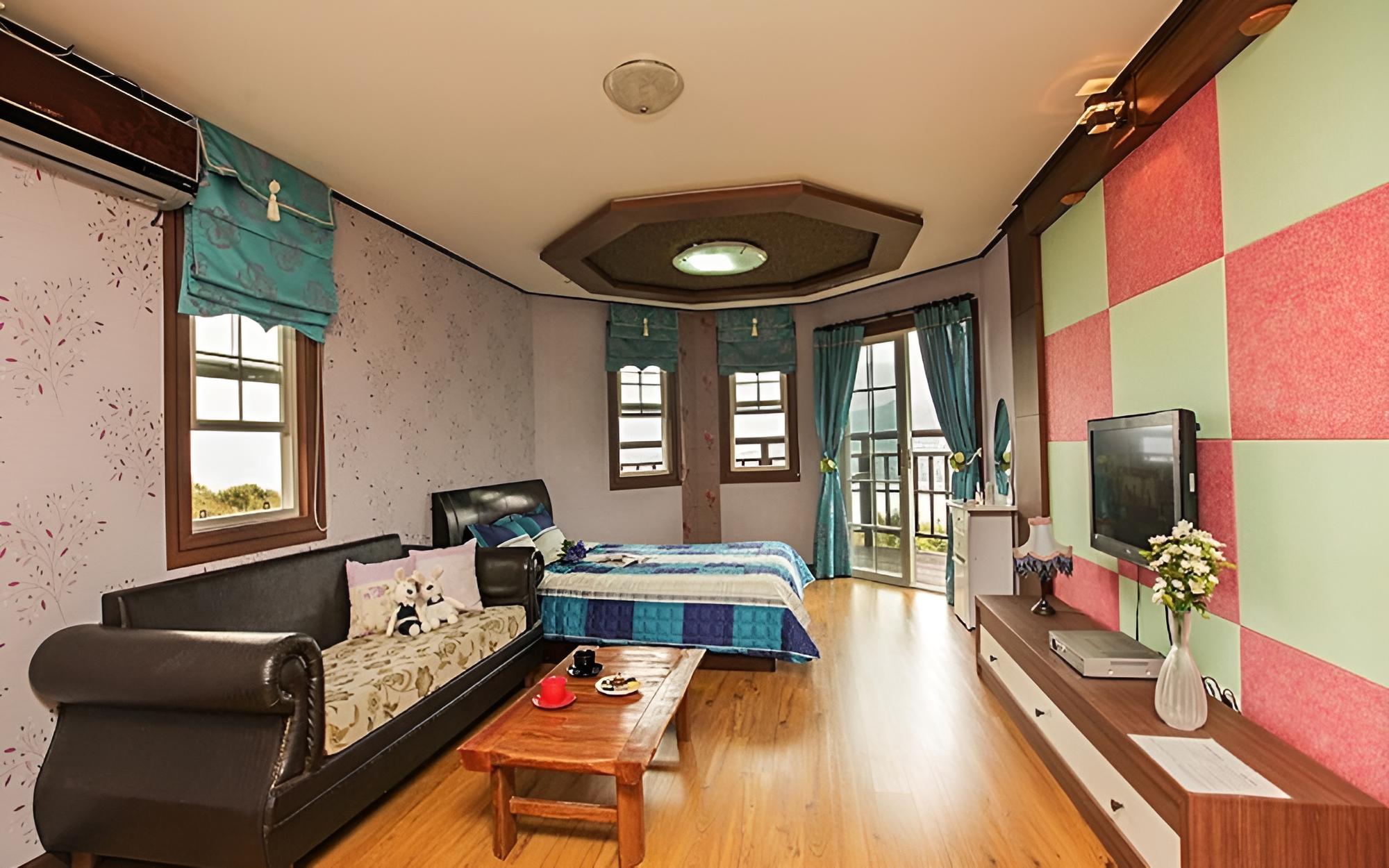 Geojedo Twin Castle Pension
