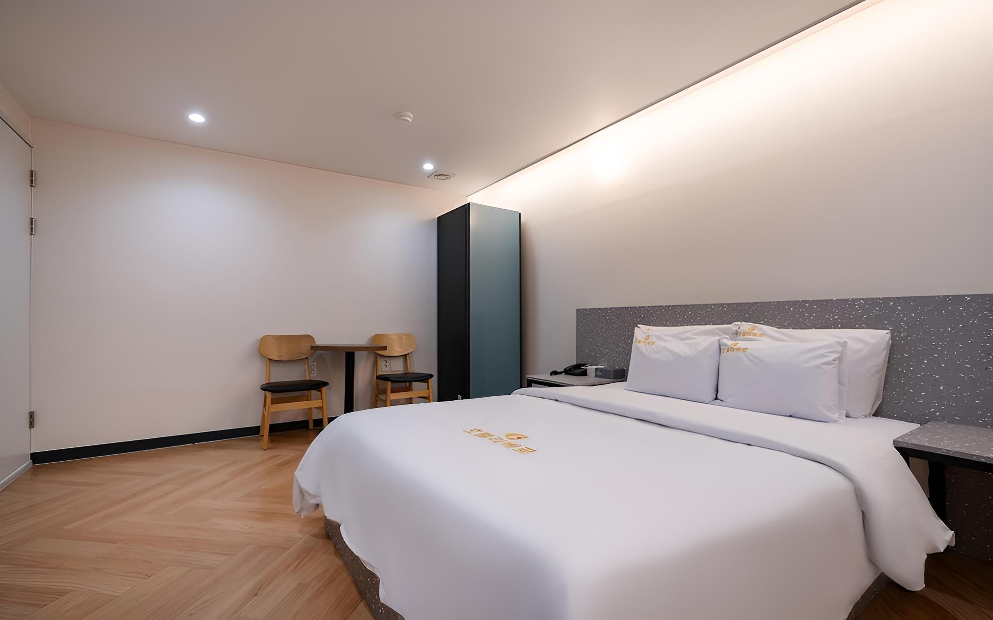 Hotel Ribero in Chungjang-ro Gwangju