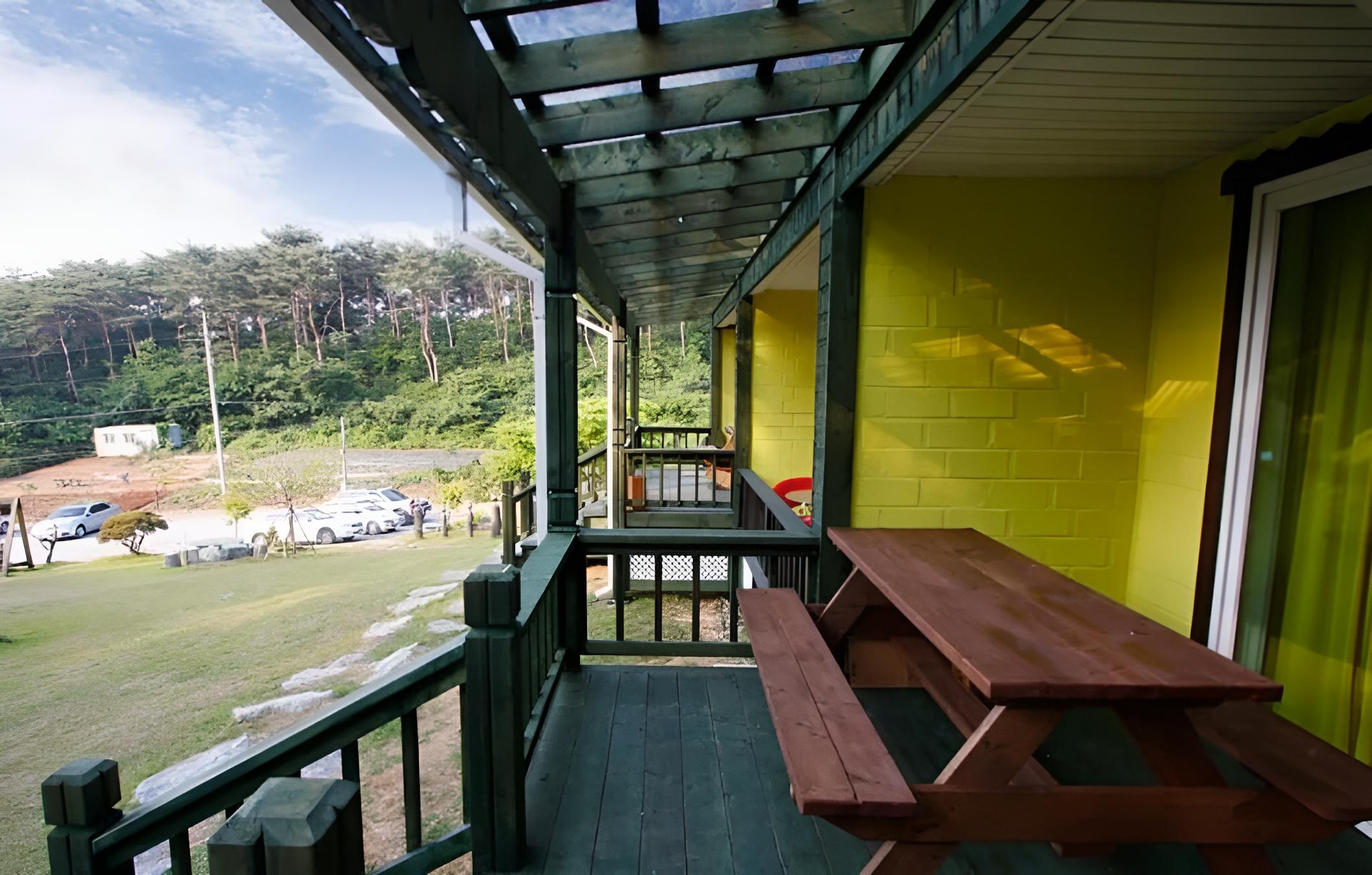 Taean Secret Garden Pension