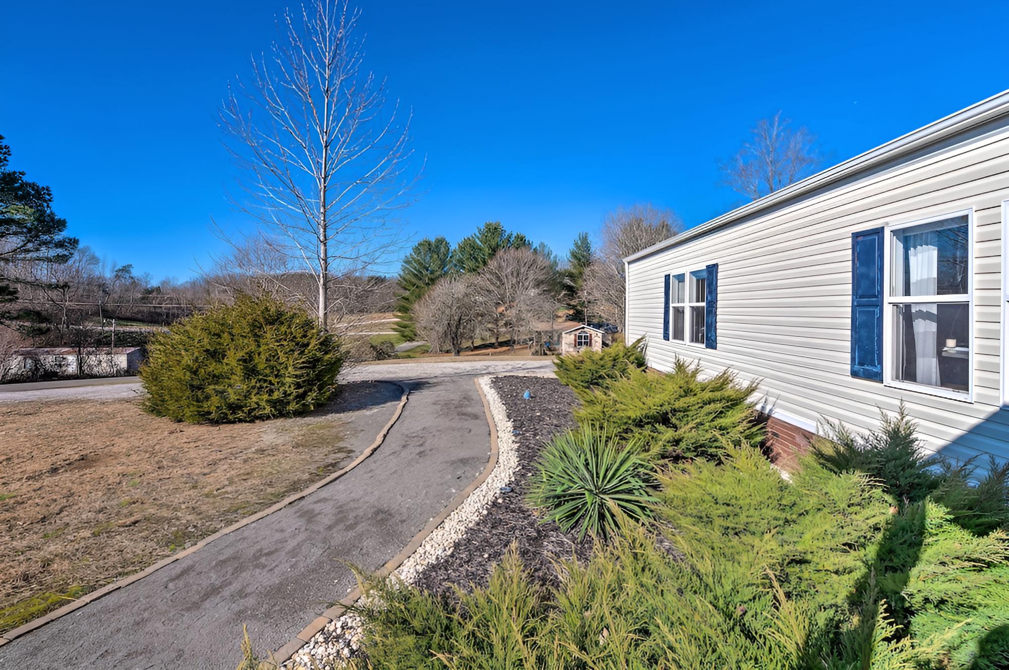 Kentucky House Located on Dale Hollow Lake!