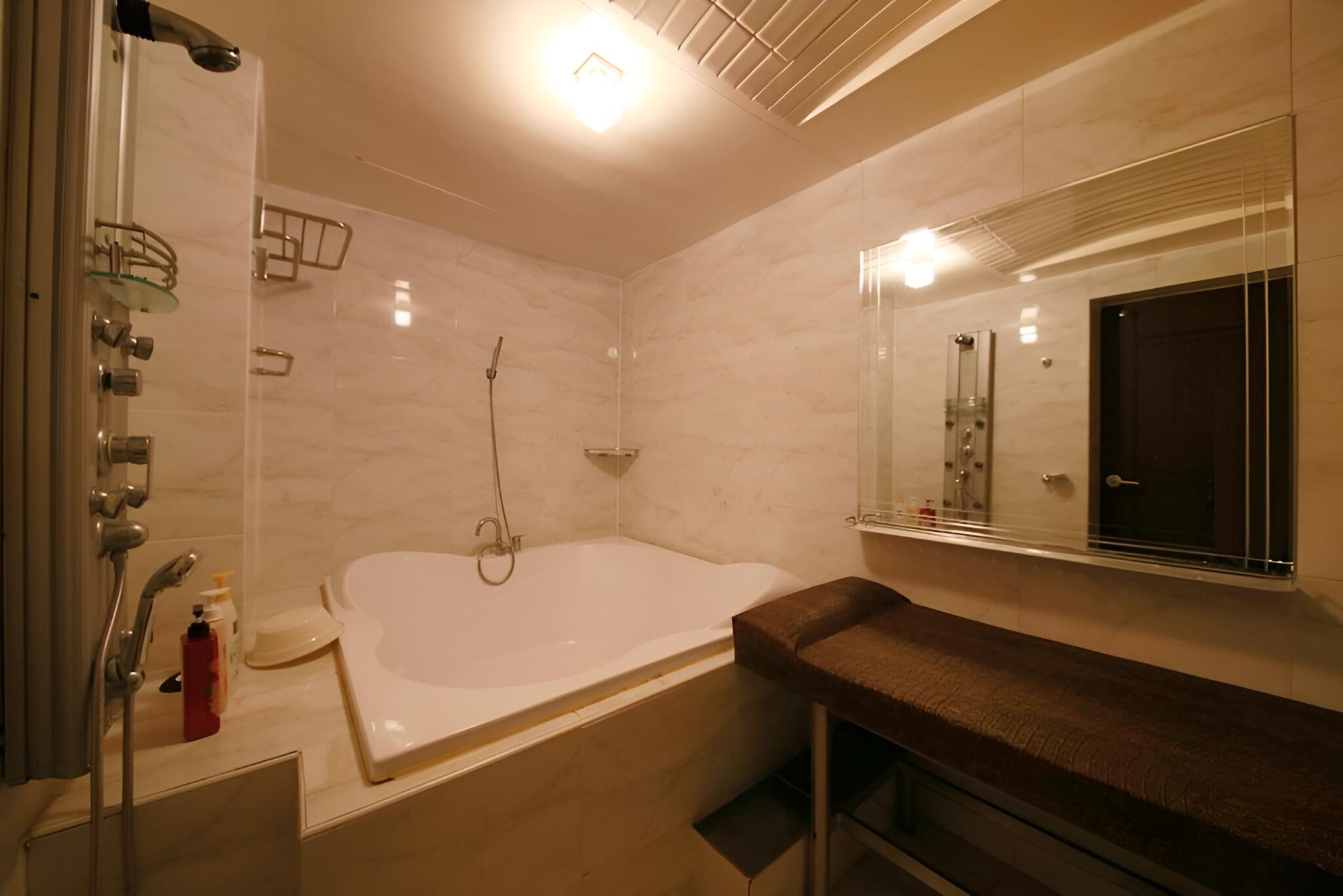 Hwaseong Jes Hotel