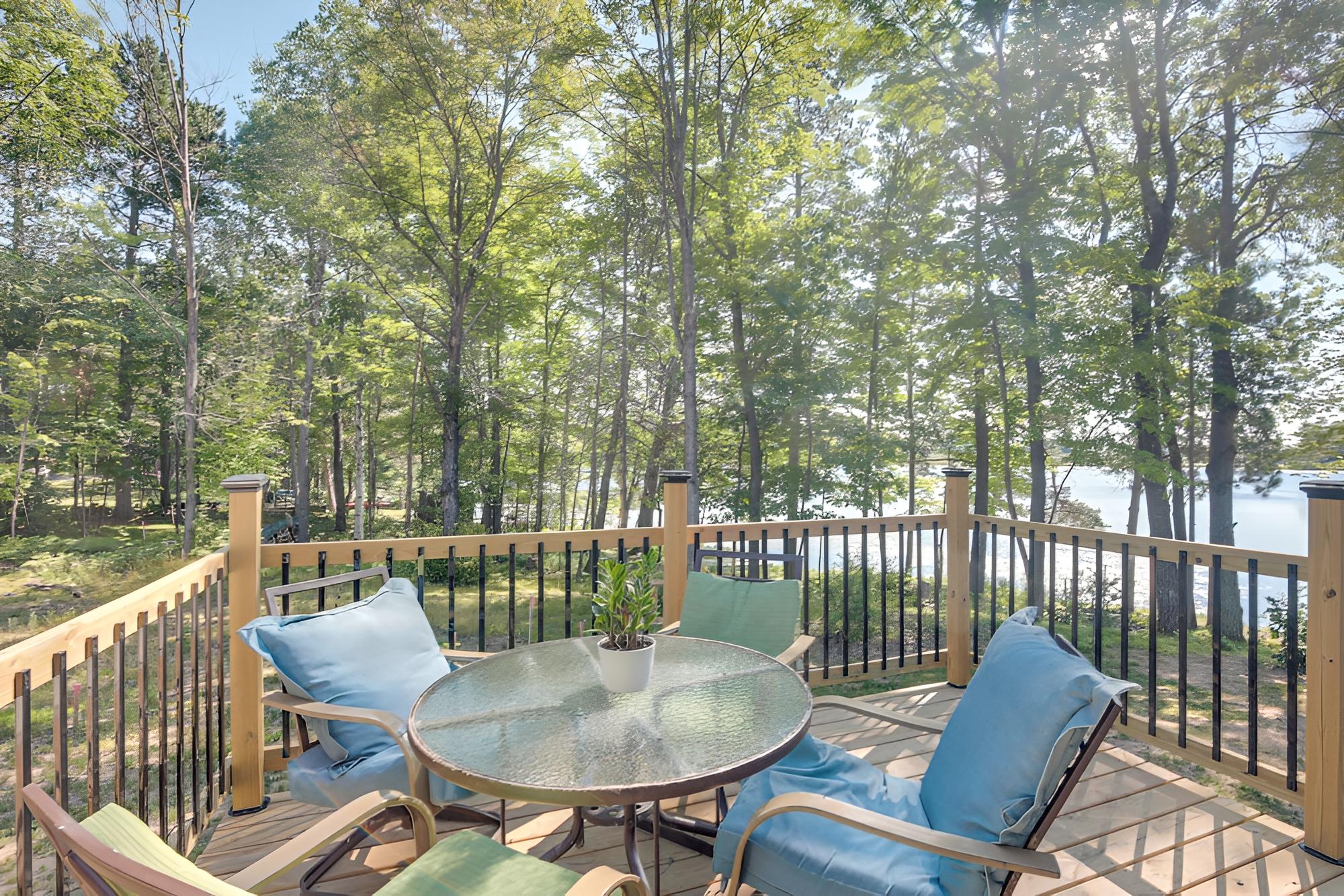 Cozy Northwoods Cabin w/ Private Lake Access