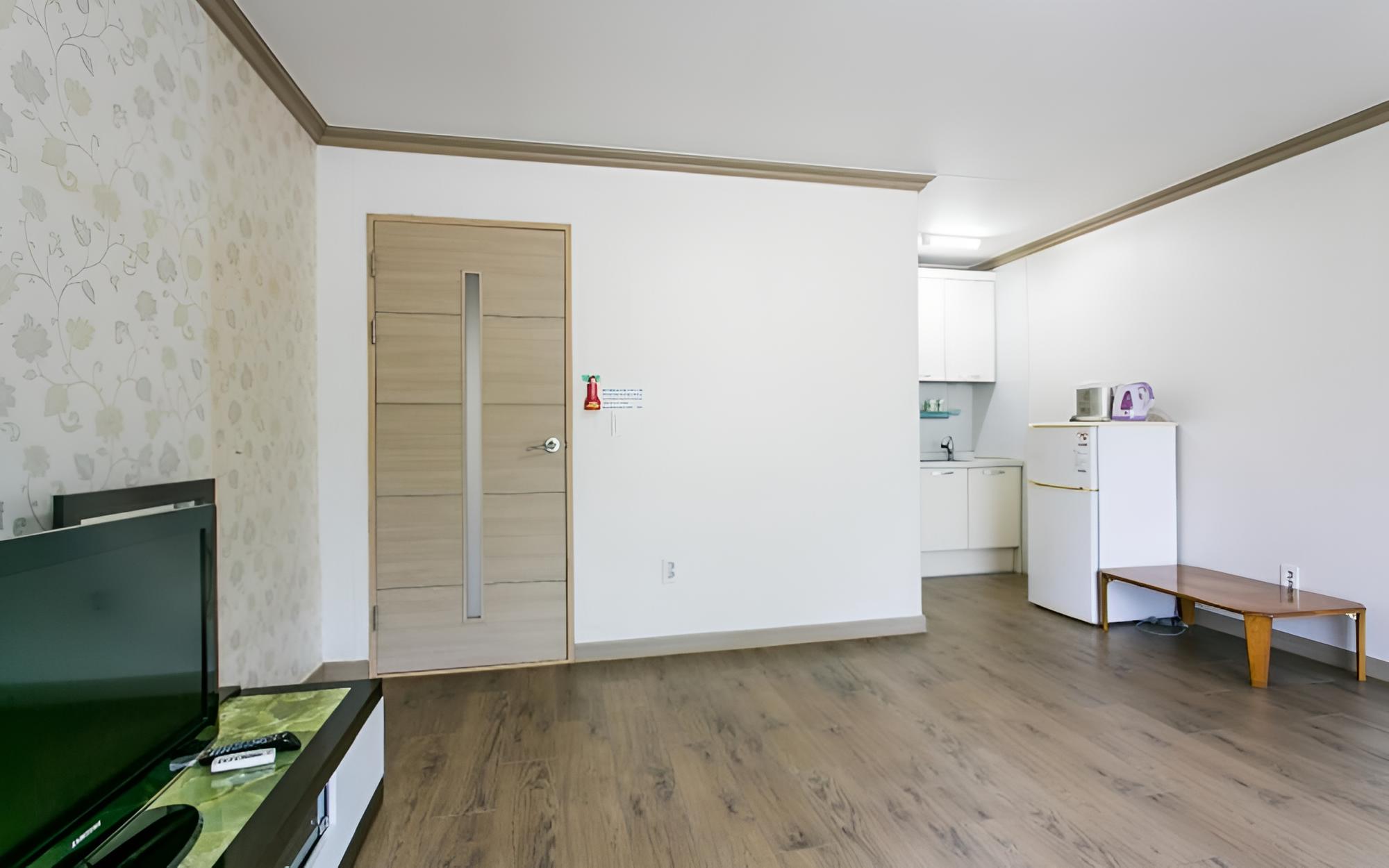 Muju Rainbow Pension view 3