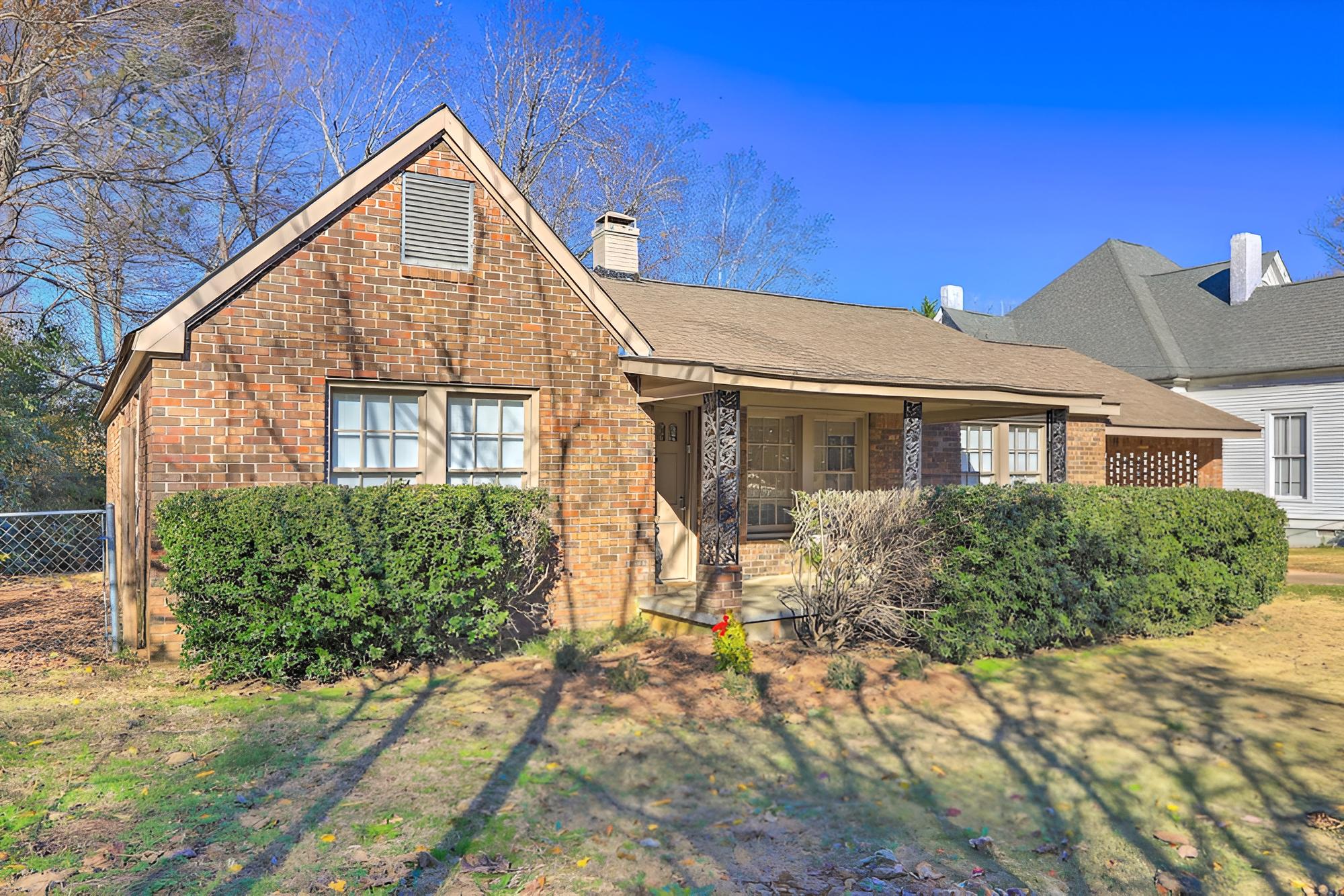 Lutherville Home Close to Shopping + More!