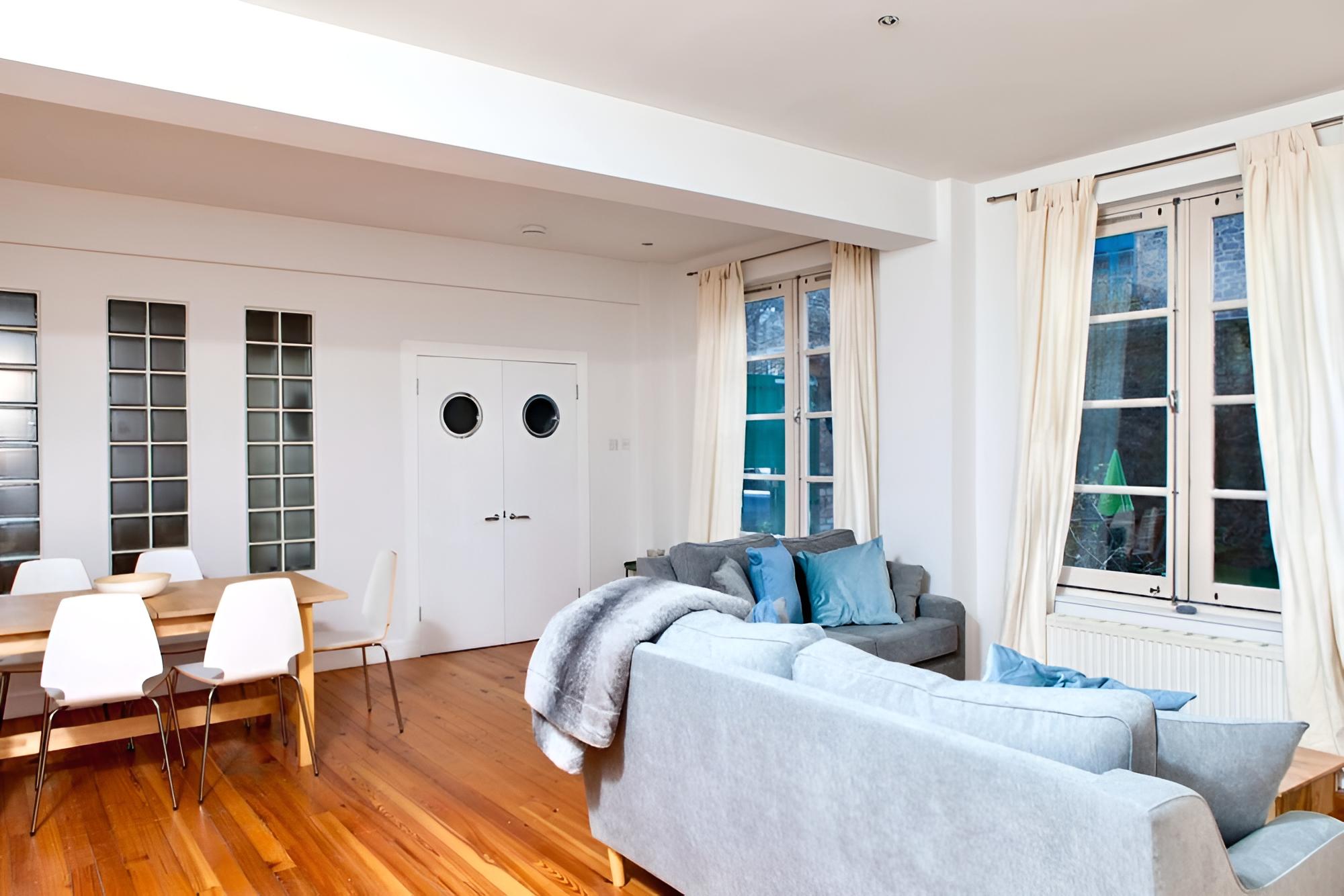 Gorgeous Home in Vibrant Leith view 3