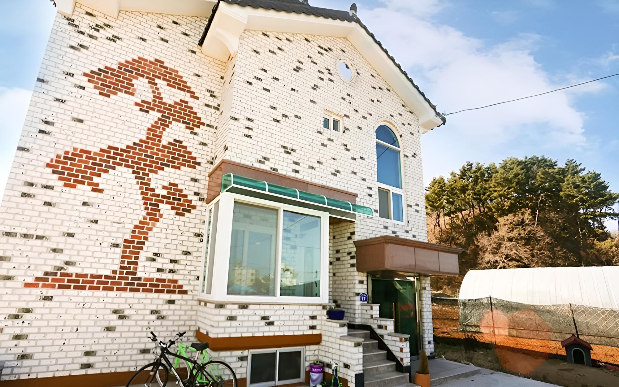 Daebudo Hyu Pension view 4