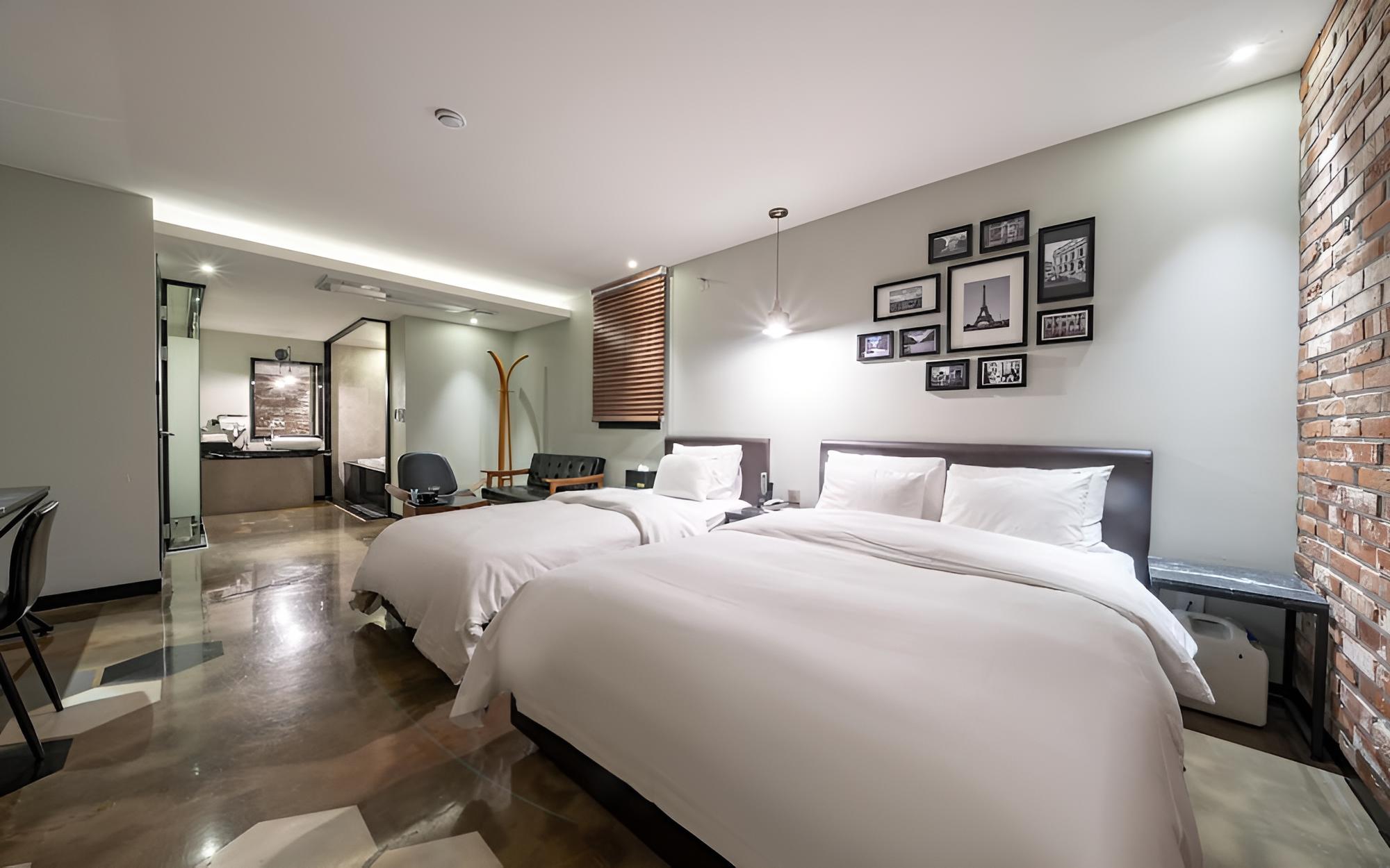 Yeoksam Premier Hotel XYM