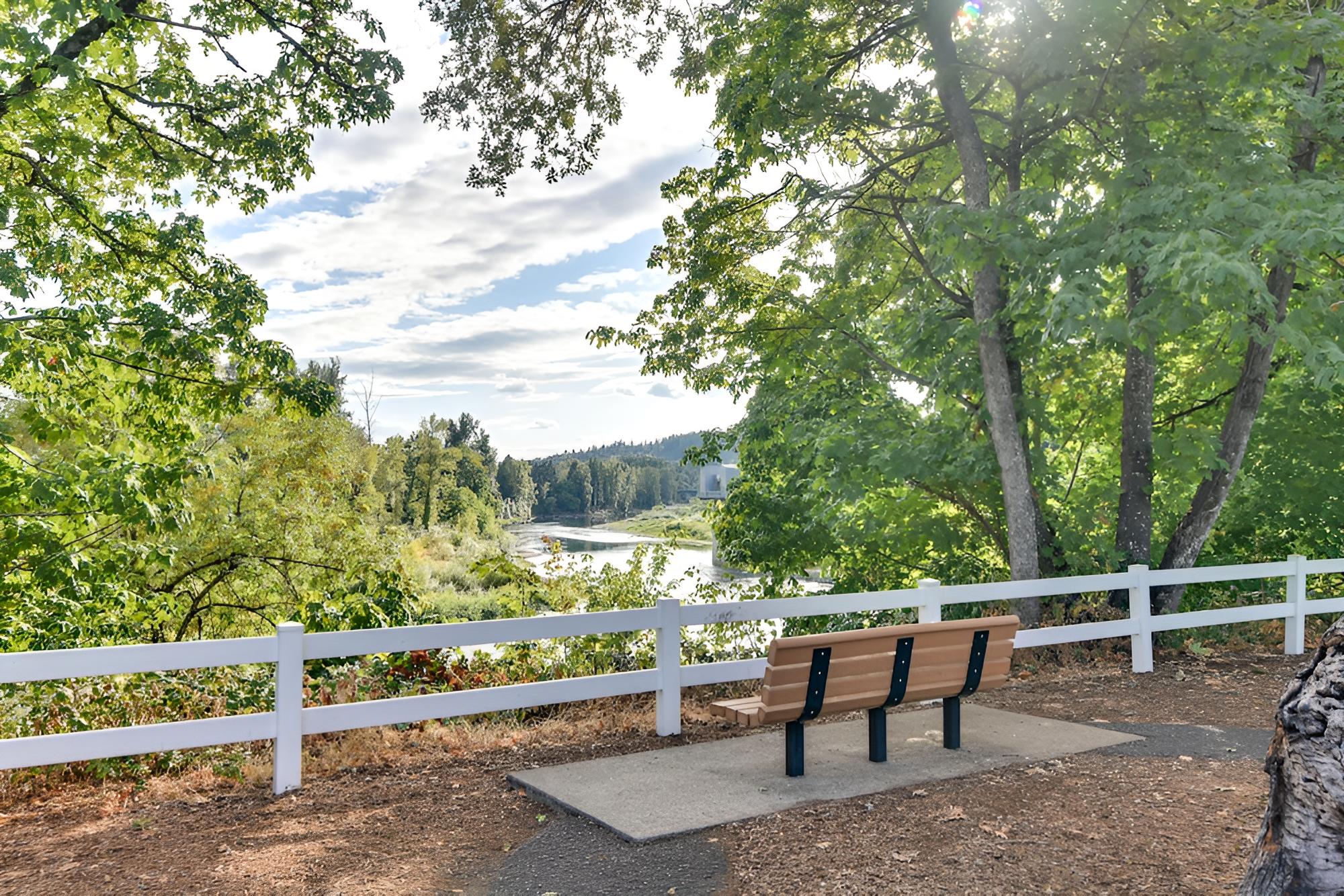 PNW Gem on Clackamas River ~ 20 Mins to Portland!