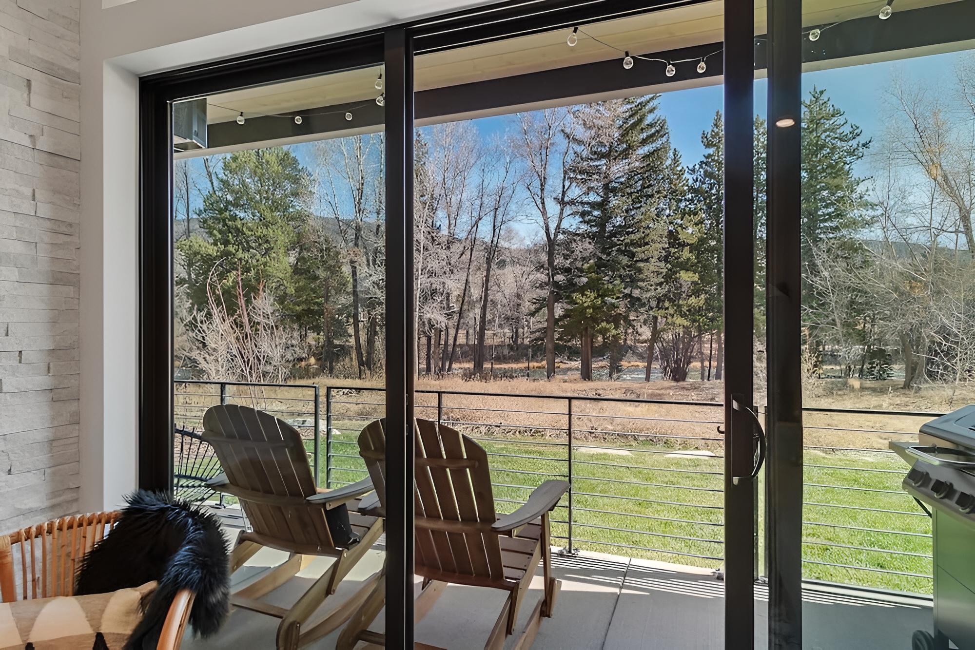 New Luxury Condo River View Sounds Patio Hot Tub, Bilde 31
