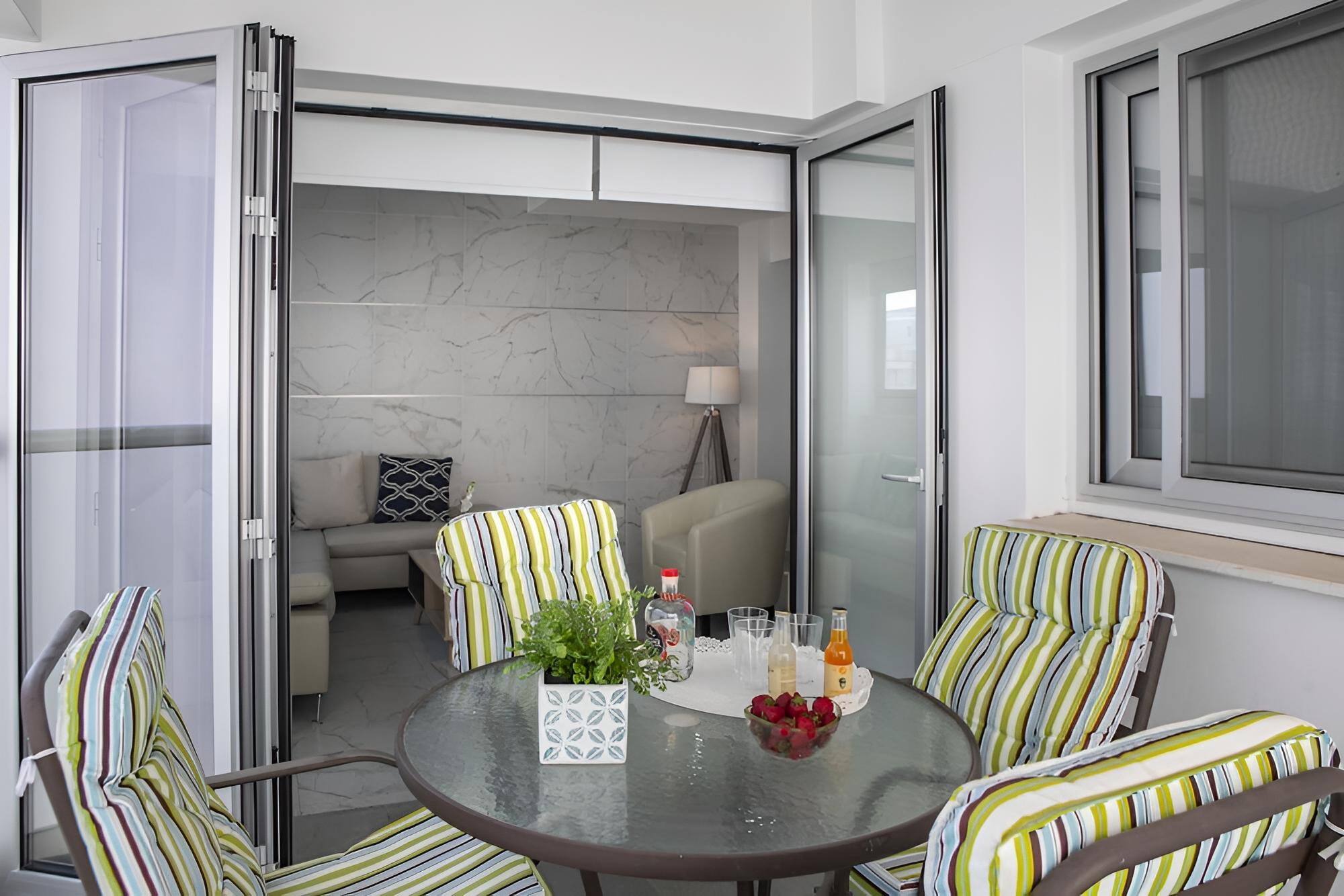 Larnaca Finikoudes Suite 405